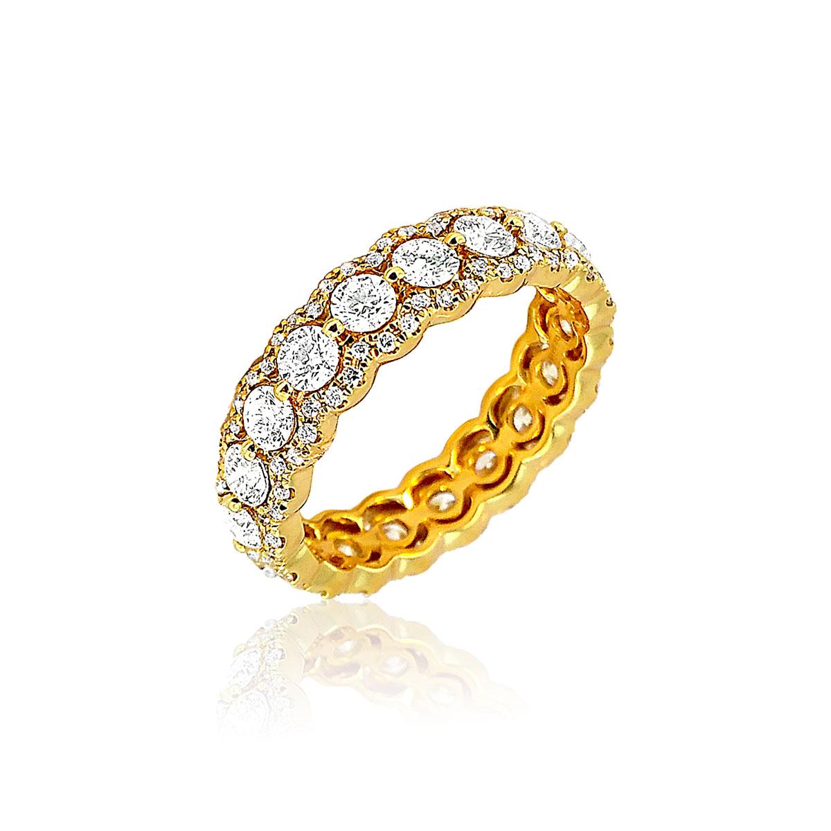 Artisan 18 Karat Gold Elegant Diamond Ring For Sale