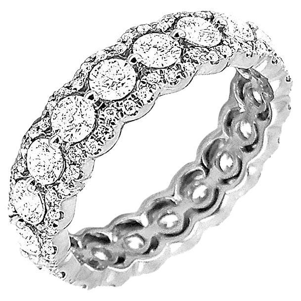 18 Karat Gold Elegant Diamond Ring For Sale