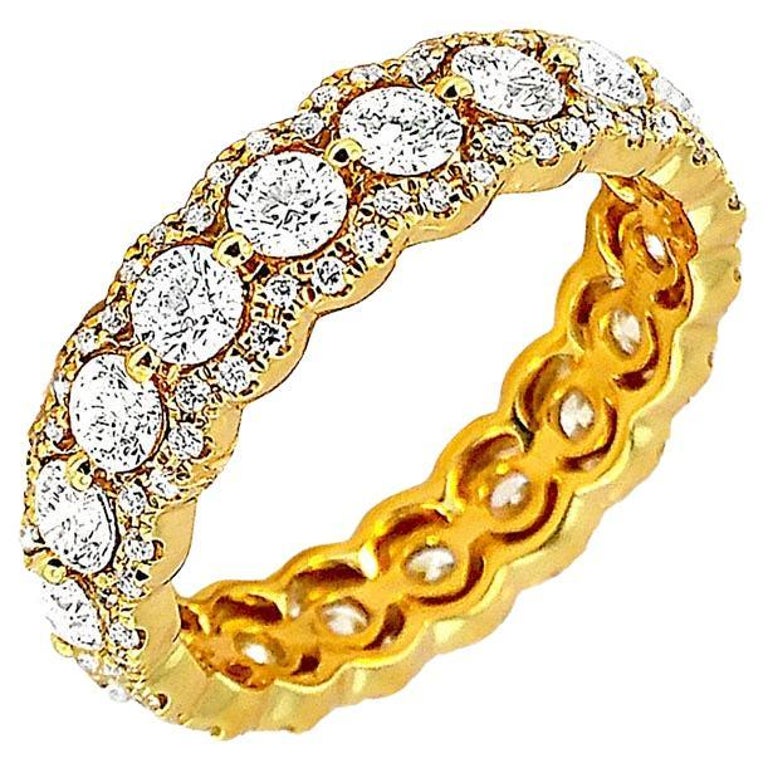 18 Karat Gold Elegant Diamond Ring For Sale at 1stDibs