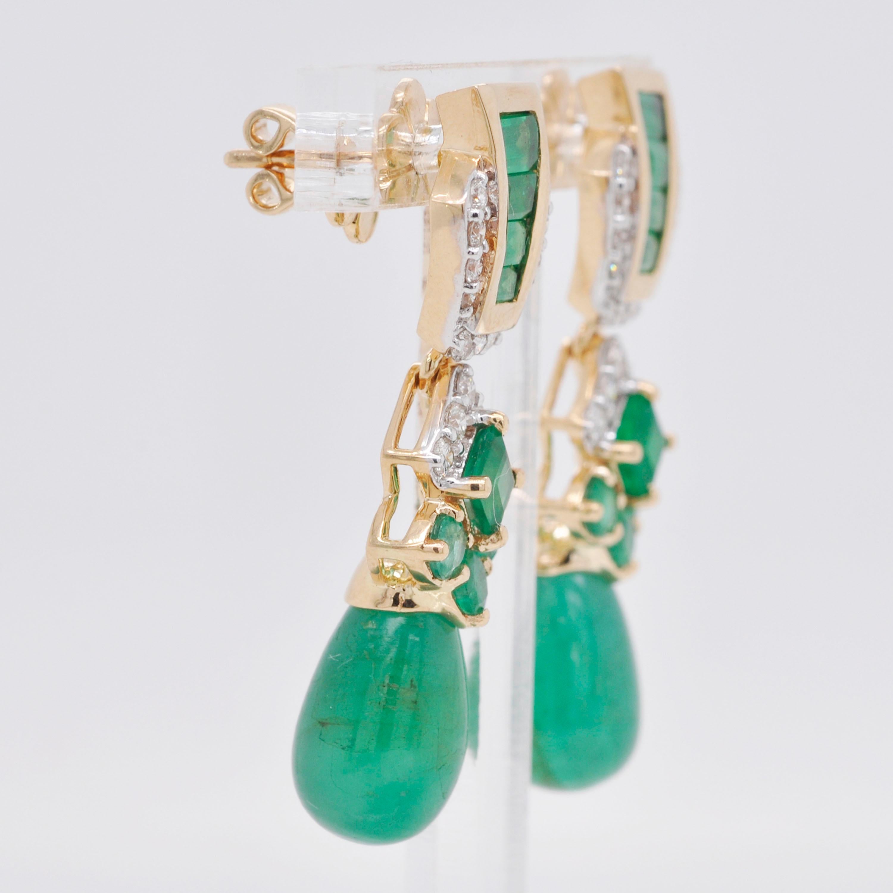 14.34 Carats 18K Gold Emerald Baguette Emerald Drop Diamond Dangler Earrings In New Condition In Jaipur, Rajasthan