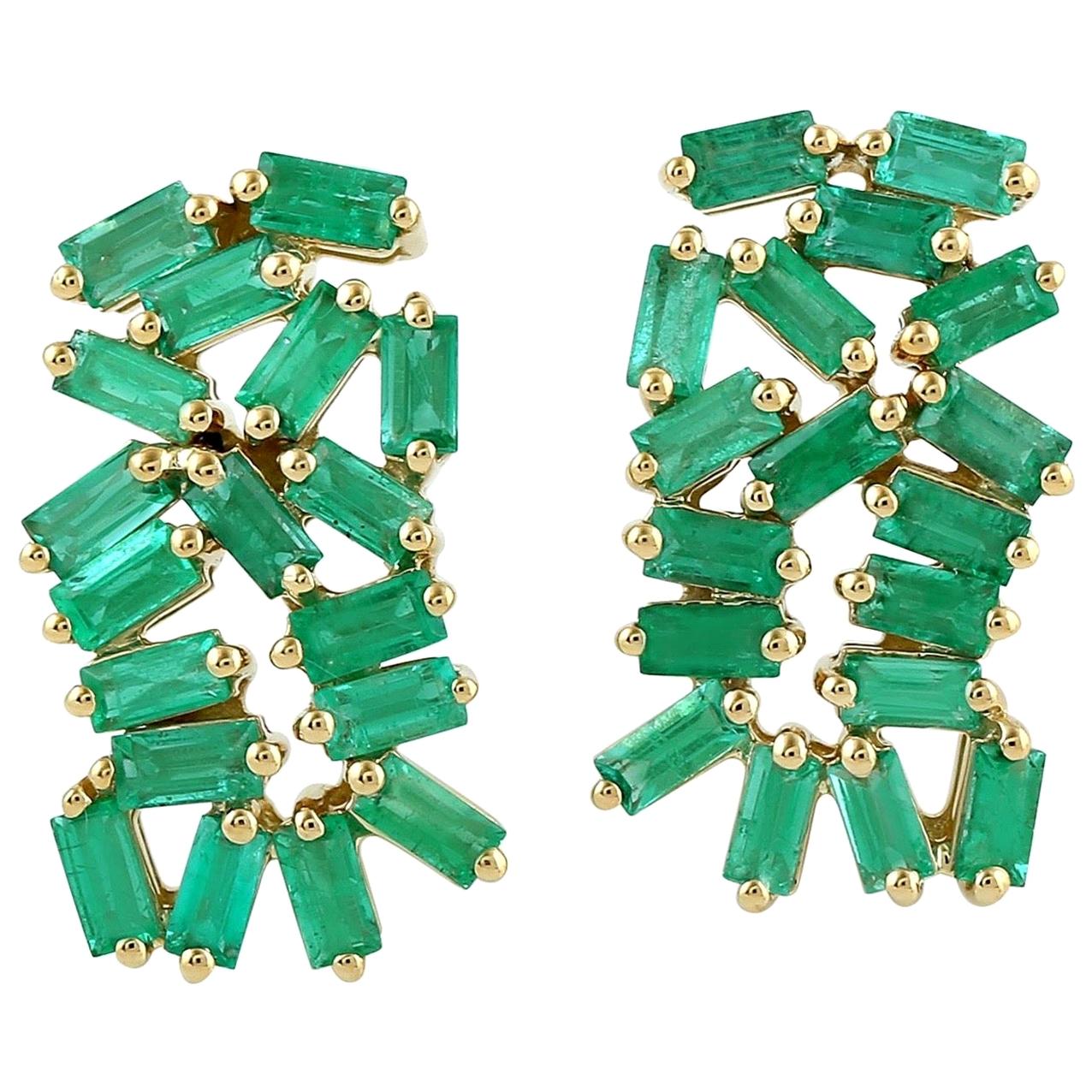 18 Karat Gold Emerald Baguette Stud Earrings For Sale