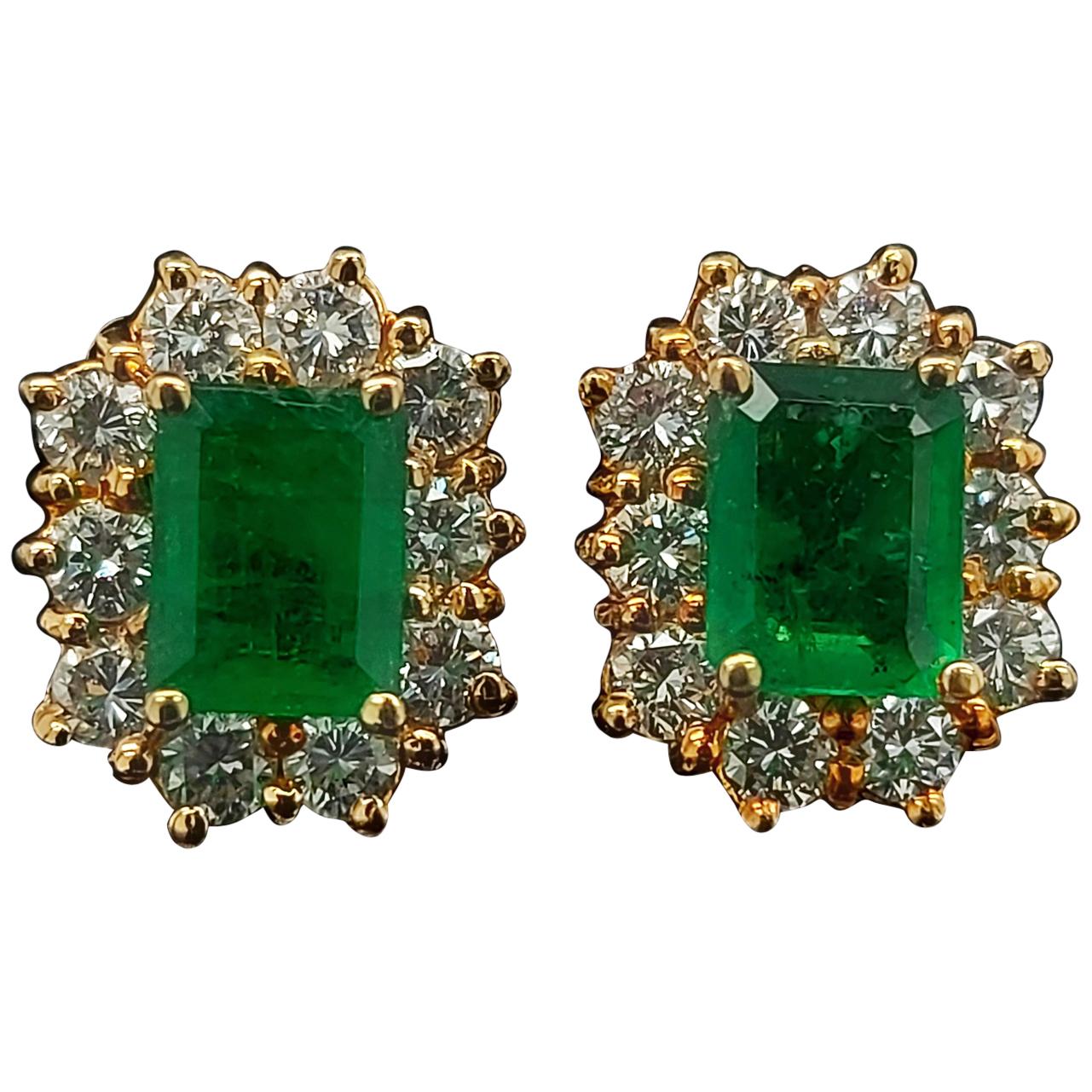 18kt Gold Emerald Earrings with Diamonds For Sale