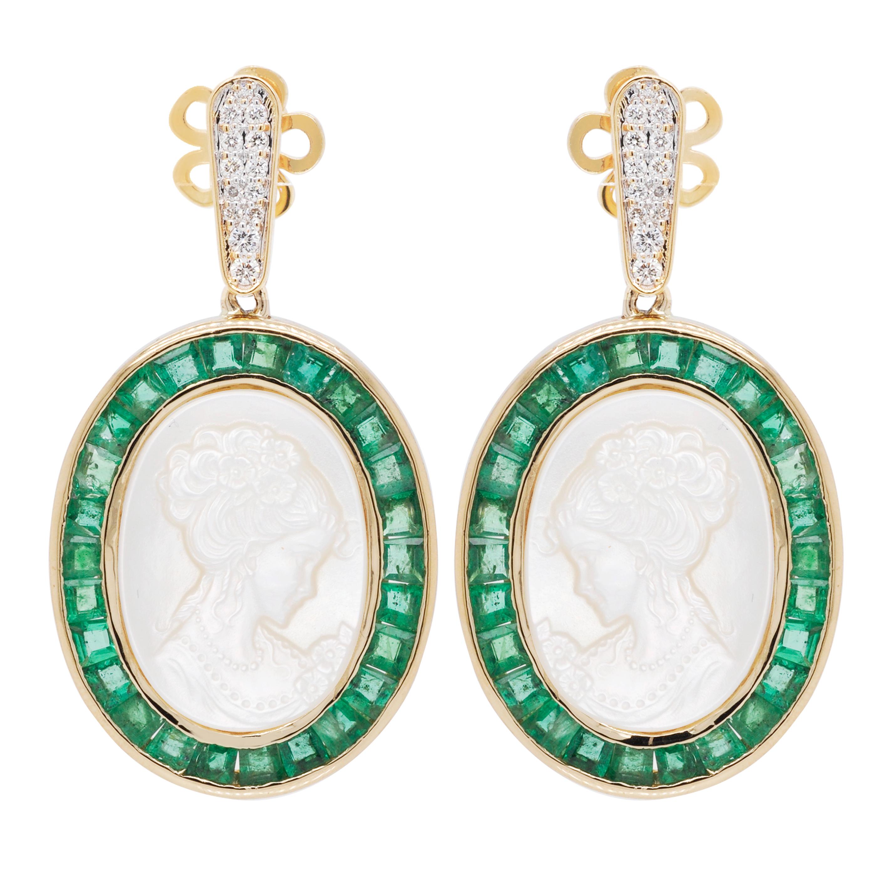 18 Karat Gold Calibre Cut Emerald Pearl Carving Diamond Dangler Earrings In New Condition In Jaipur, Rajasthan