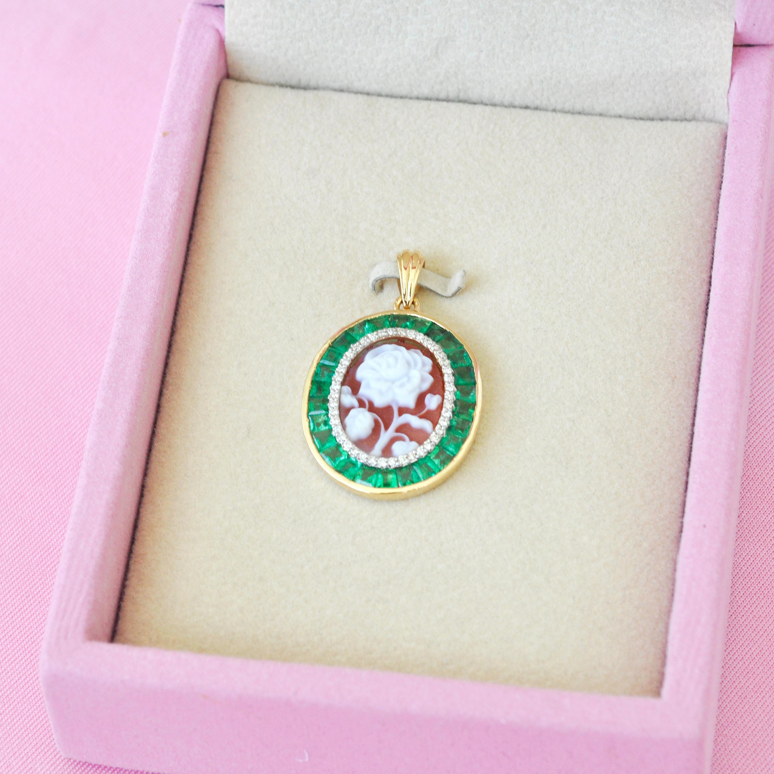 18 Karat Gold Emerald Agate Valentine Rose Cameo Diamond Pendant Necklace For Sale 6