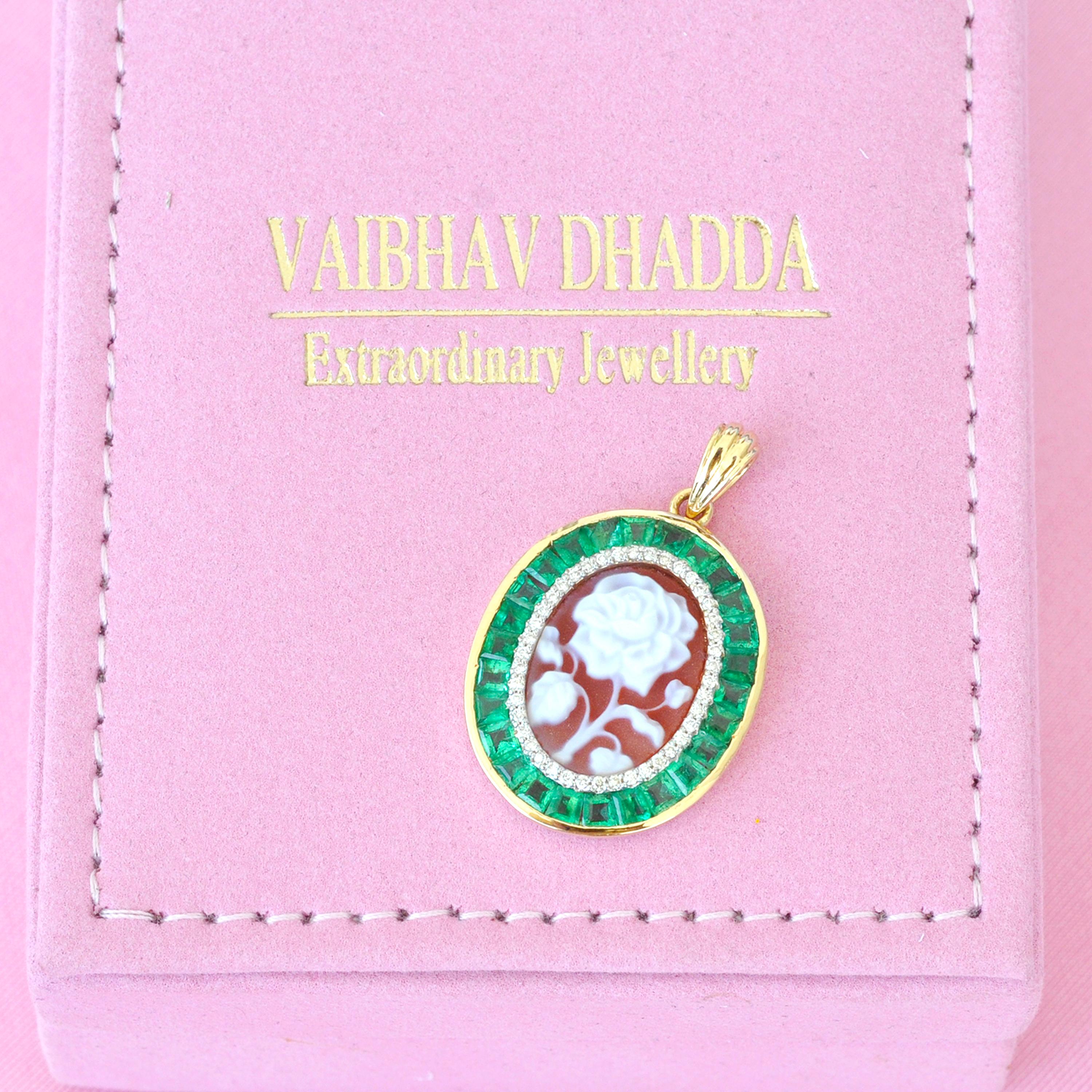 Mixed Cut 18 Karat Gold Emerald Agate Valentine Rose Cameo Diamond Pendant Necklace For Sale
