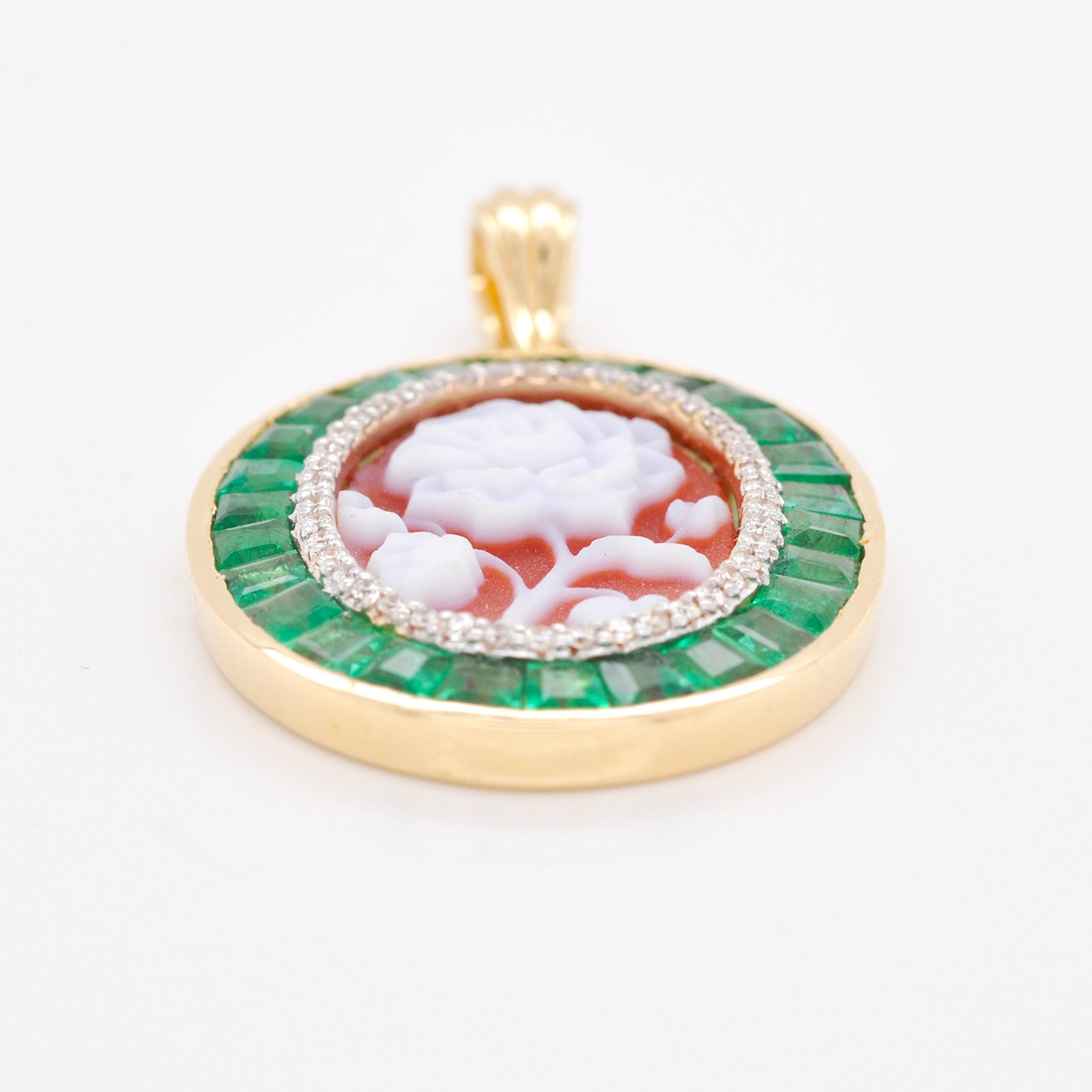 Women's 18 Karat Gold Emerald Agate Valentine Rose Cameo Diamond Pendant Necklace For Sale