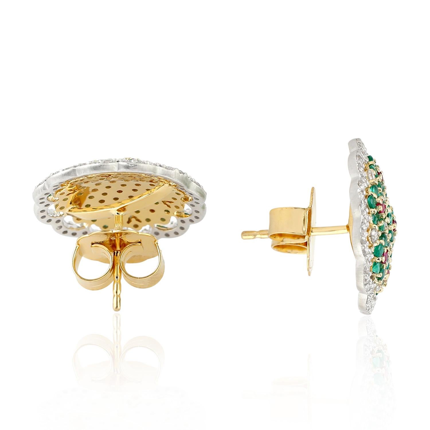 18 Karat Gold Smaragd Rubin Diamant Versailles Ohrstecker (Moderne) im Angebot