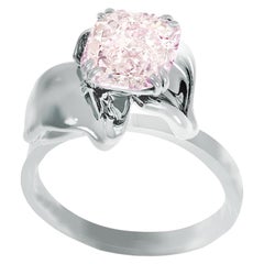 18 Karat Gold Engagement Ring with GIA Certified 0.6 Carats Light Pink Diamond