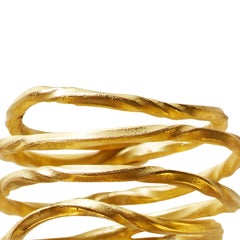 18 Karat Gold Engagement Ring with Top Wesselton VVS Baguette Diamond