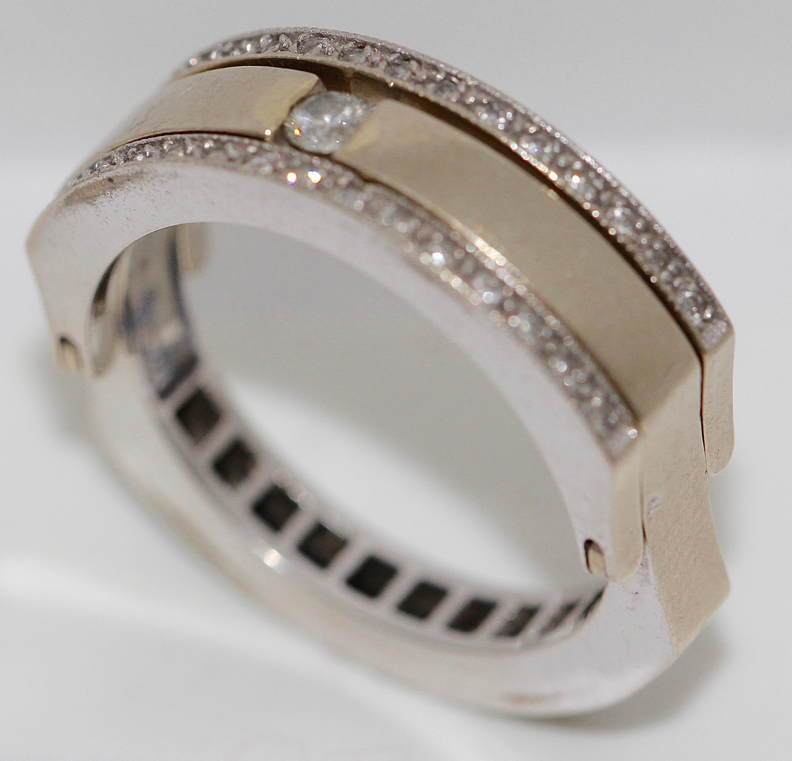 18 Karat Gold Eternity, Transformation Memory Ring mit schwarzen und weißen Diamanten (Rundschliff) im Angebot