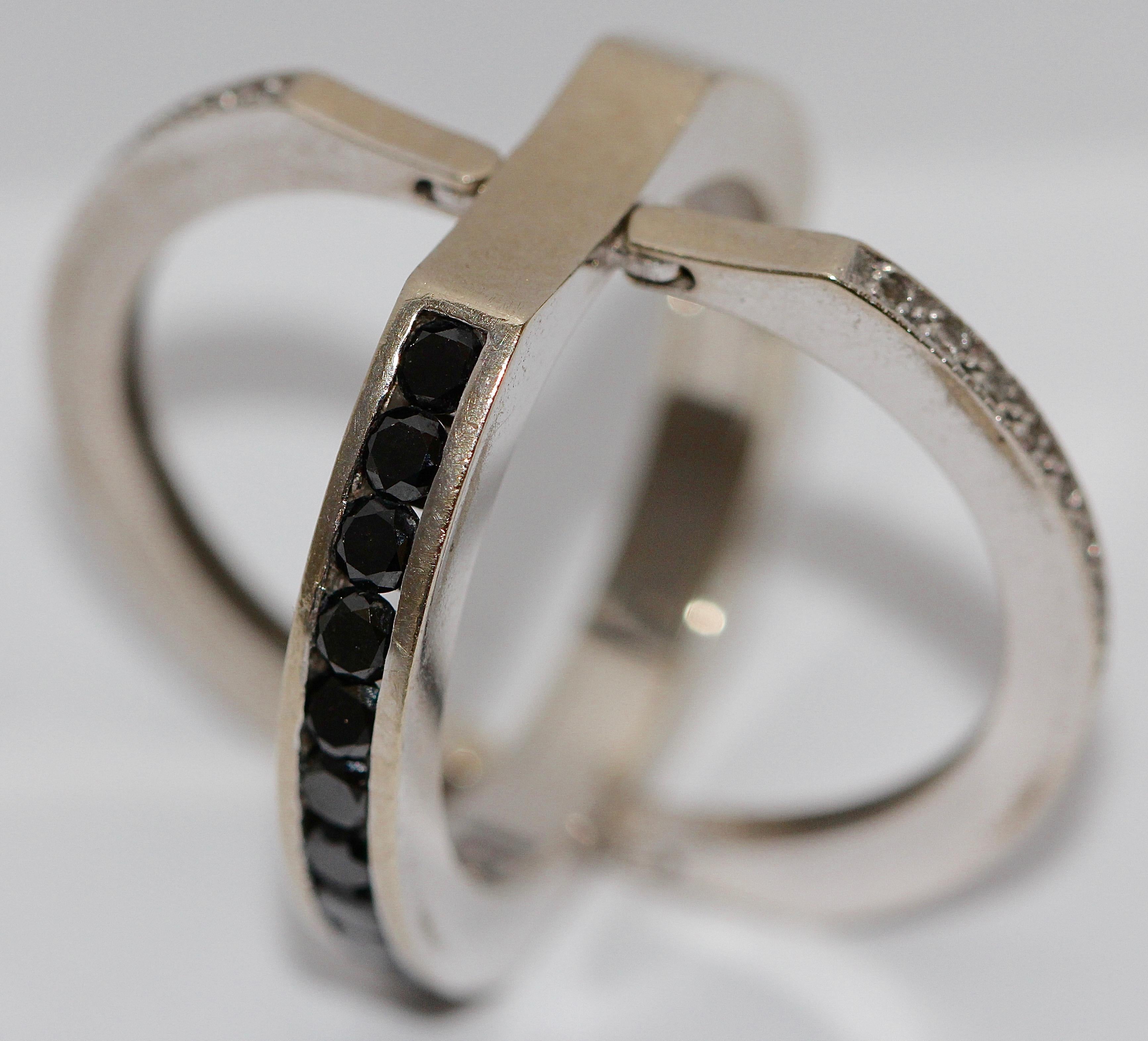 18 Karat Gold Eternity, Transformation Memory Ring mit schwarzen und weißen Diamanten Damen im Angebot