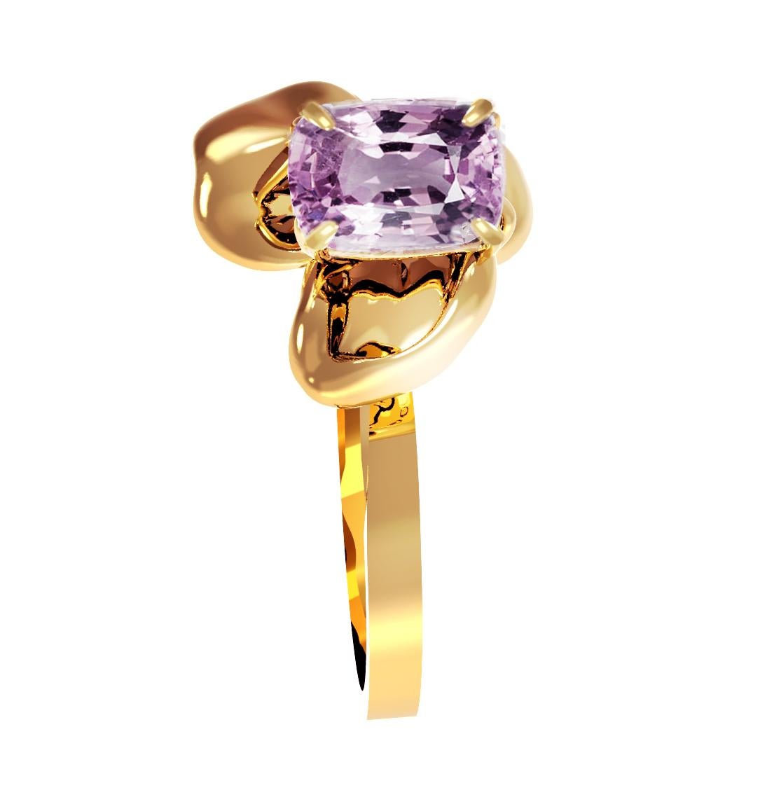 Eighteen Karat Gold Flower Contemporary Ring with Purple Cushion Spinel For Sale 6