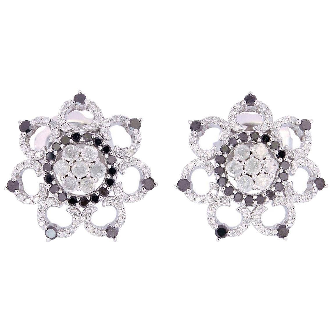 18 Karat Gold Flower Diamond Stud Earrings For Sale