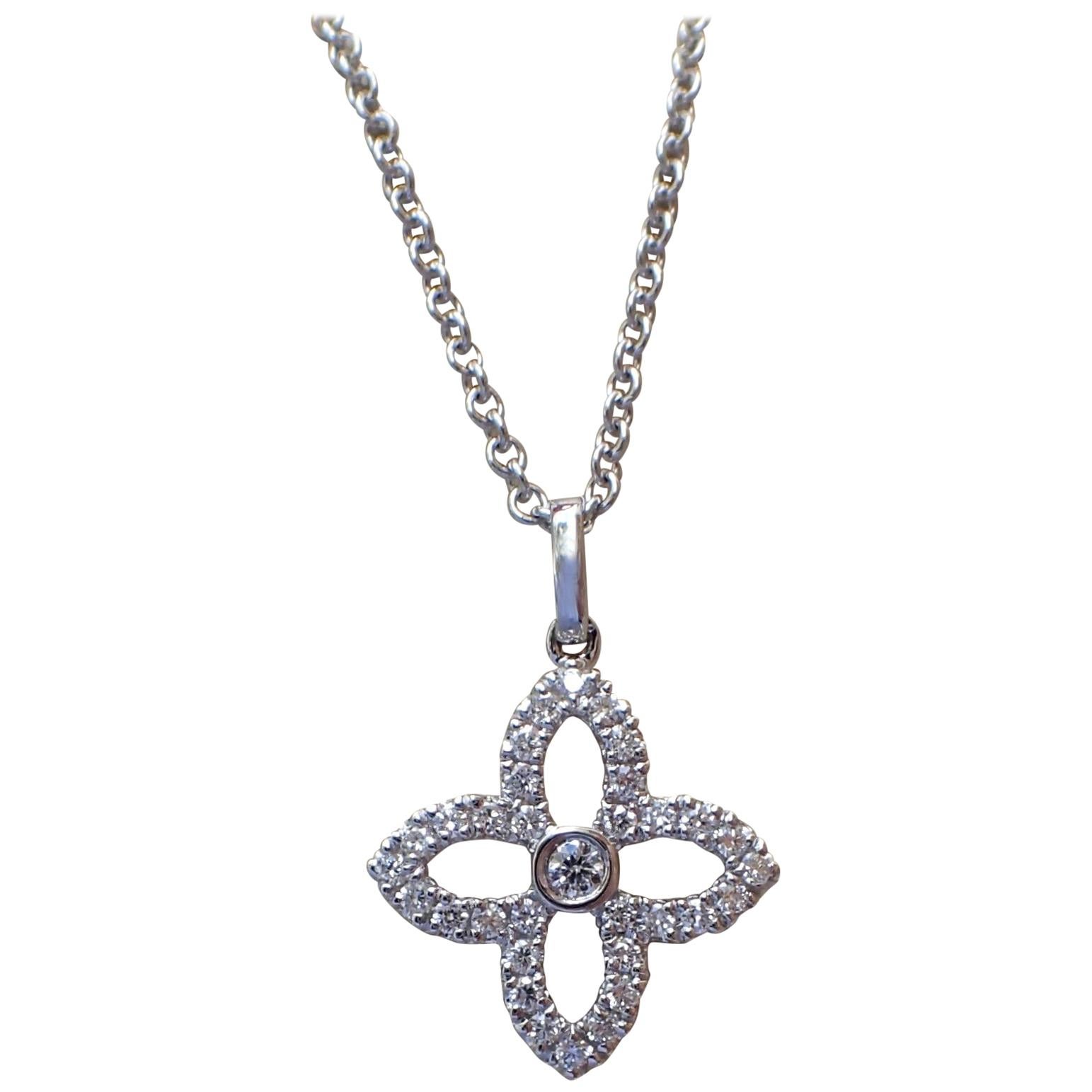 18 Karat Gold Flower Pendant with 0.19 Carat of Diamond Hangs from a Cable Chain For Sale 4