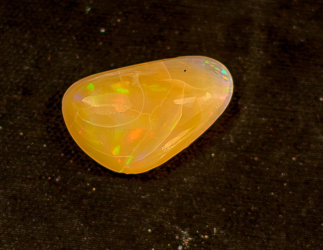 Art Deco 18-Karat Gold Free Form Australian Opal For Sale