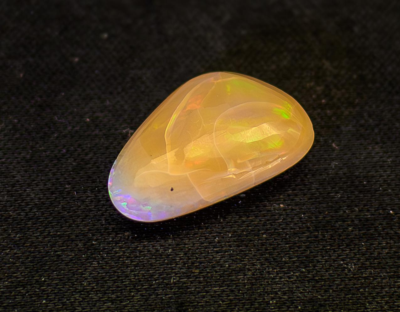 Antique Cushion Cut 18-Karat Gold Free Form Australian Opal For Sale