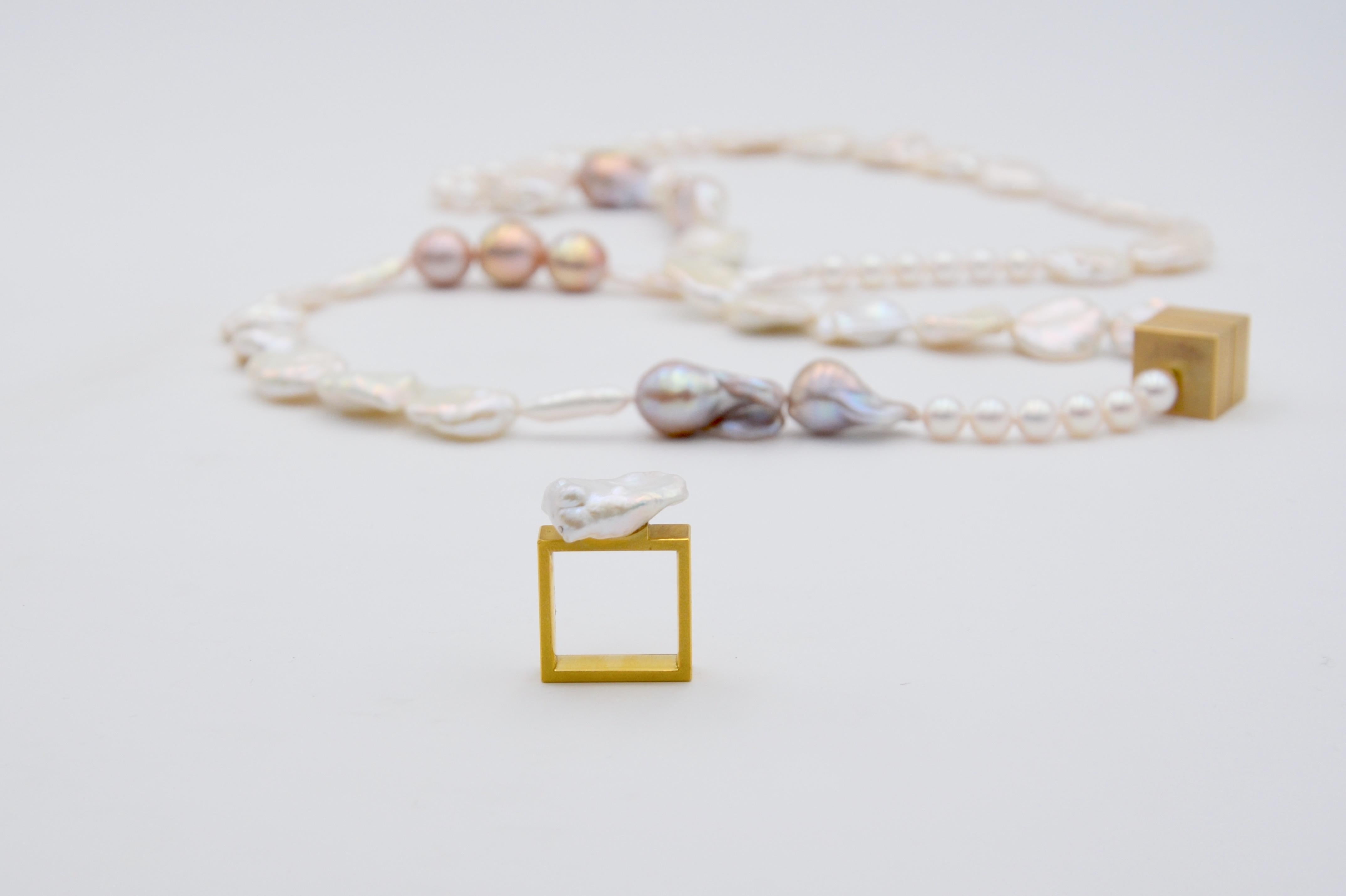 18 Karat Gold Fresh Water Pearl Necklace For Sale 1