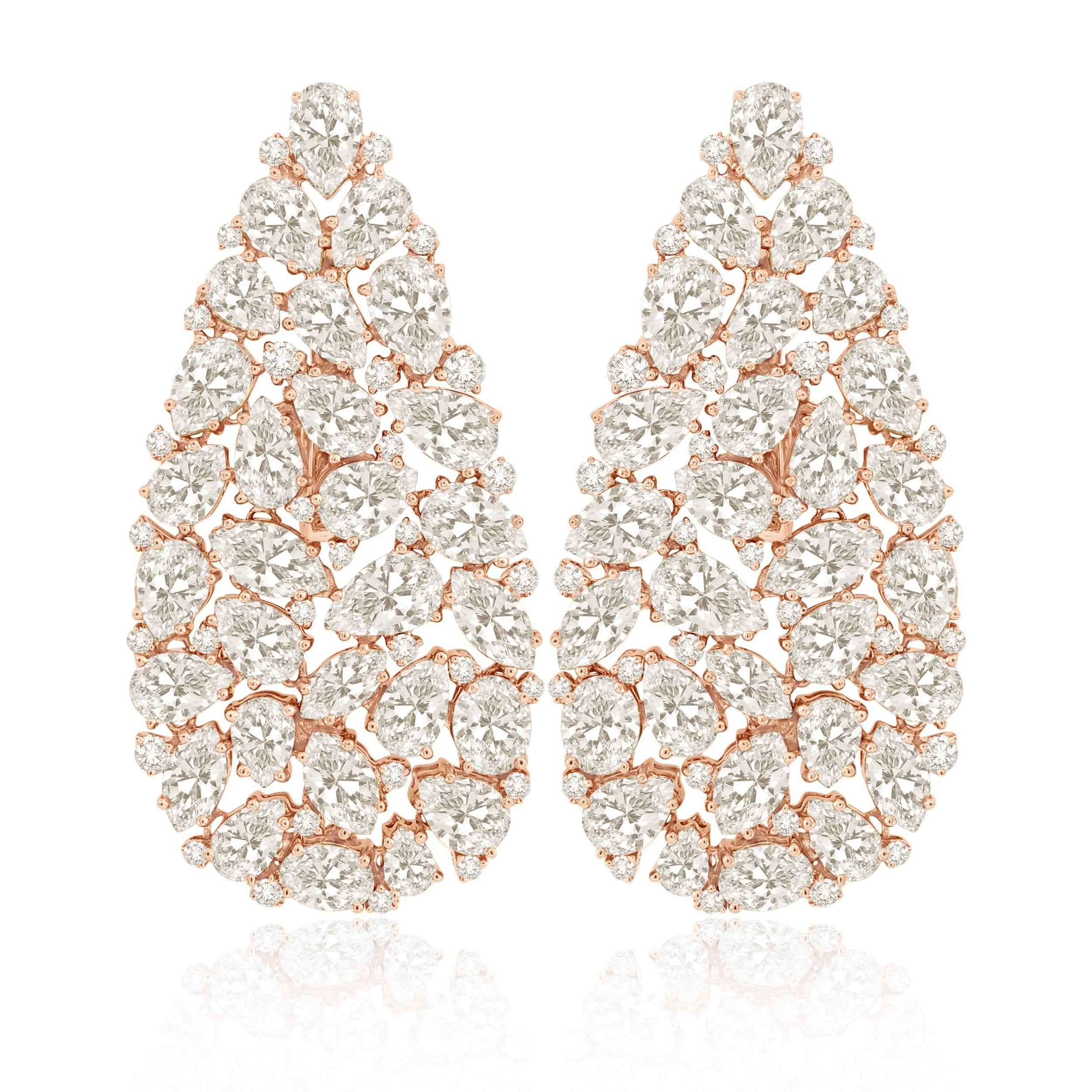 Contemporary 18 Karat Gold Full Diamond Earrings