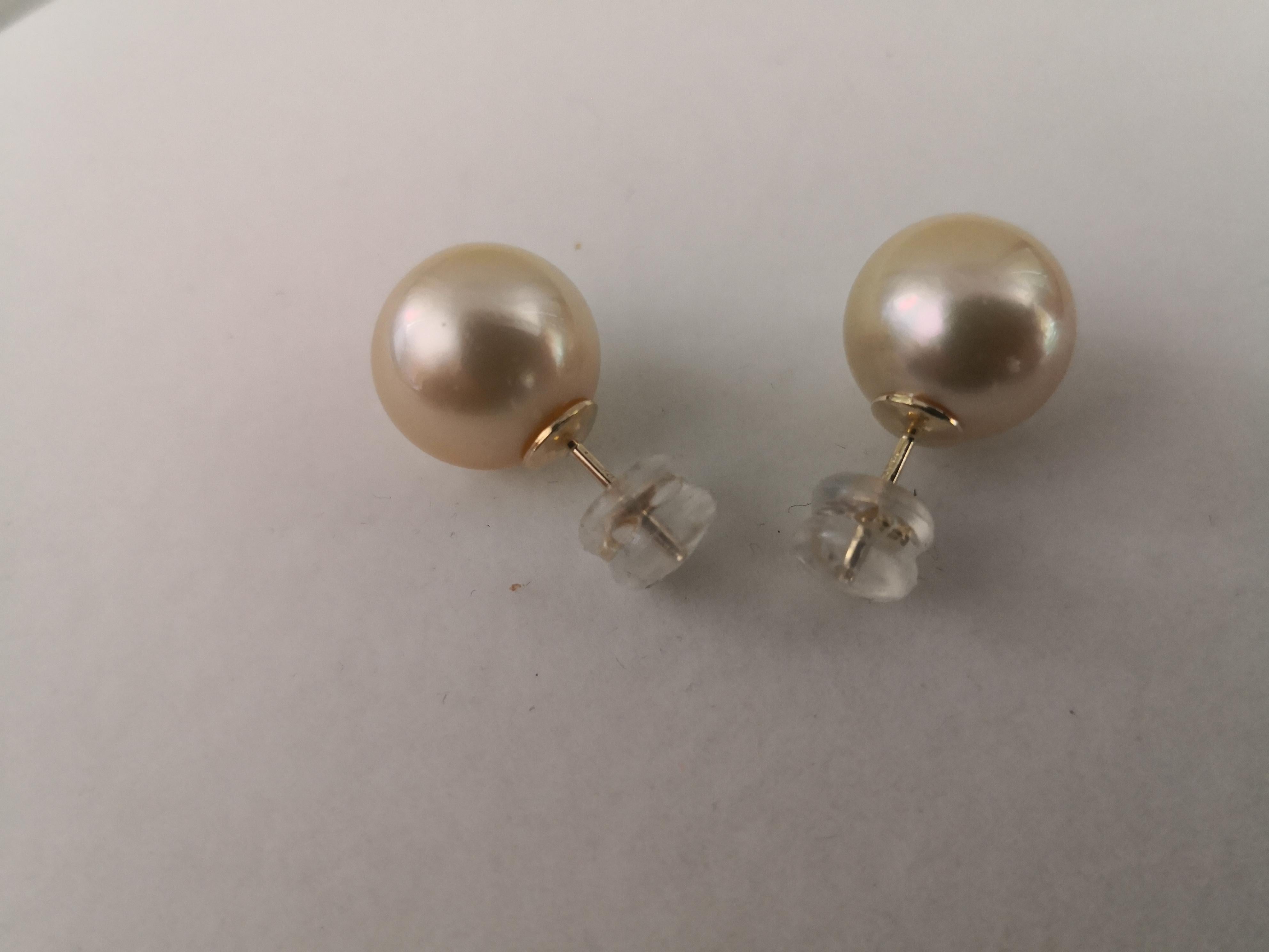Contemporary 18 Karat Gold Golden Natural Color South Sea Pearls Earrings For Sale