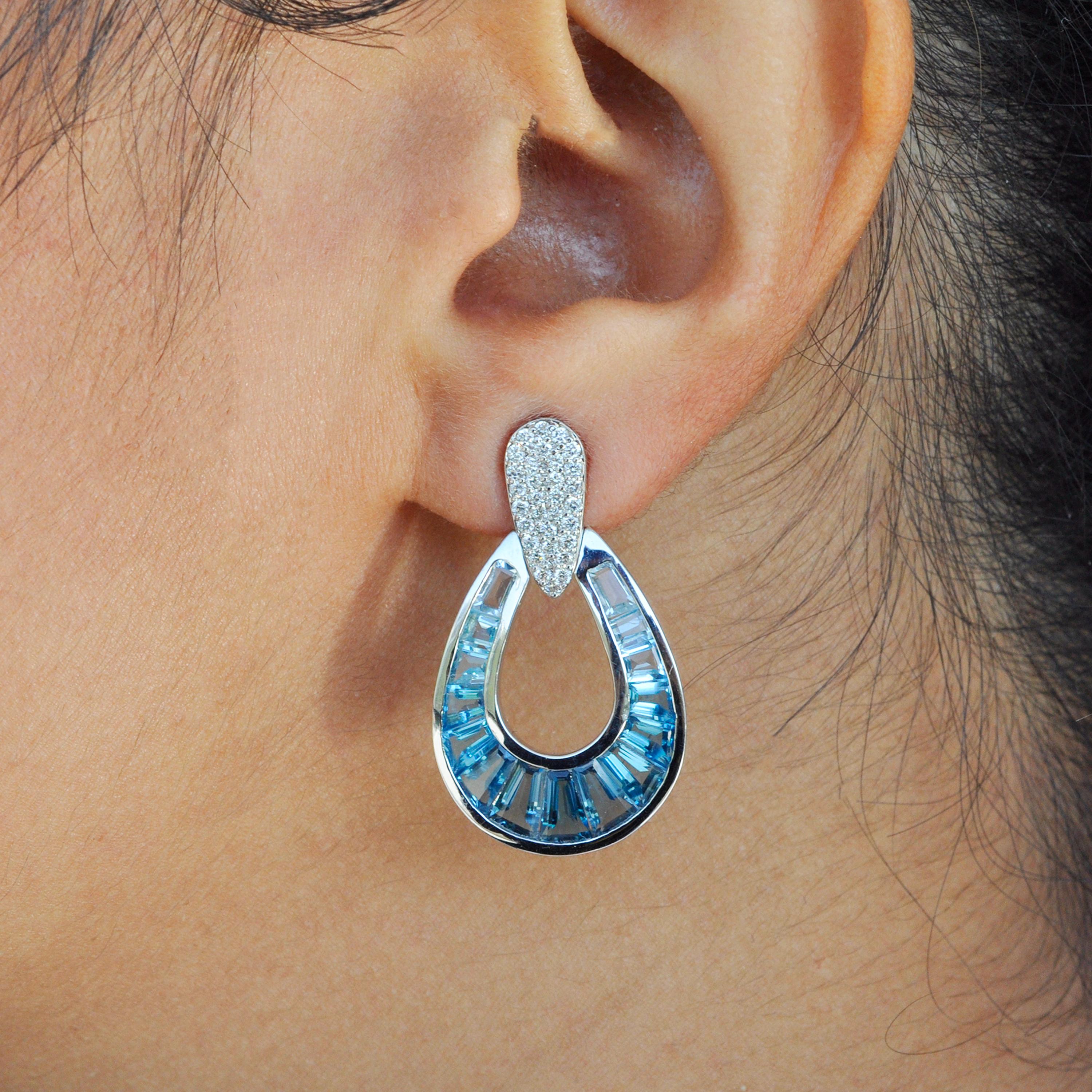 18 Karat Gold Gradient Blue Topaz Baguette Diamond Dangle Drop Earrings For Sale 4