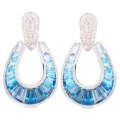 Pendants d'oreilles en or 18 carats avec topaze bleue dégradée, diamants baguettes et pendentifs