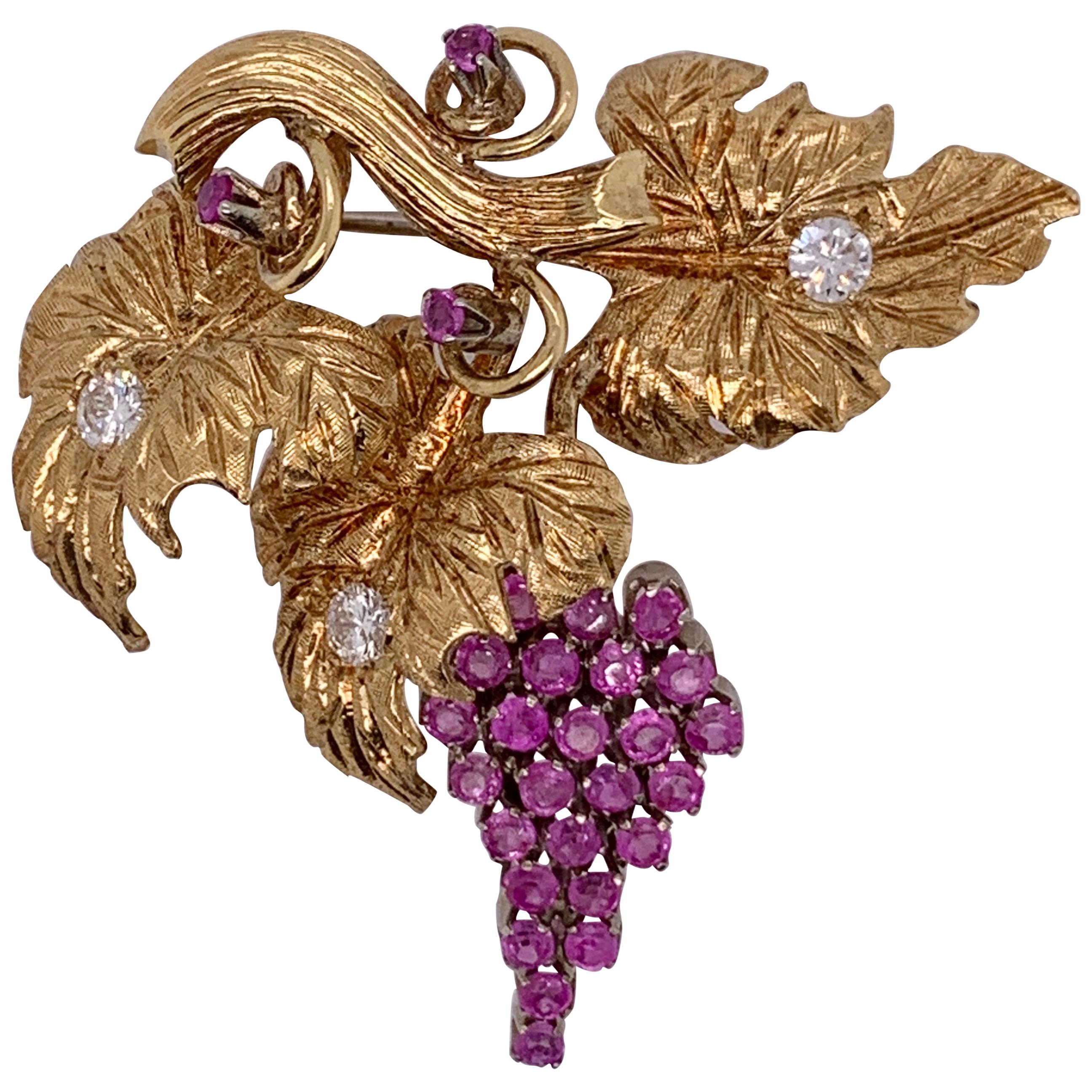 18 Carat Neo Renaissance Brooch with Diamonds at 1stDibs