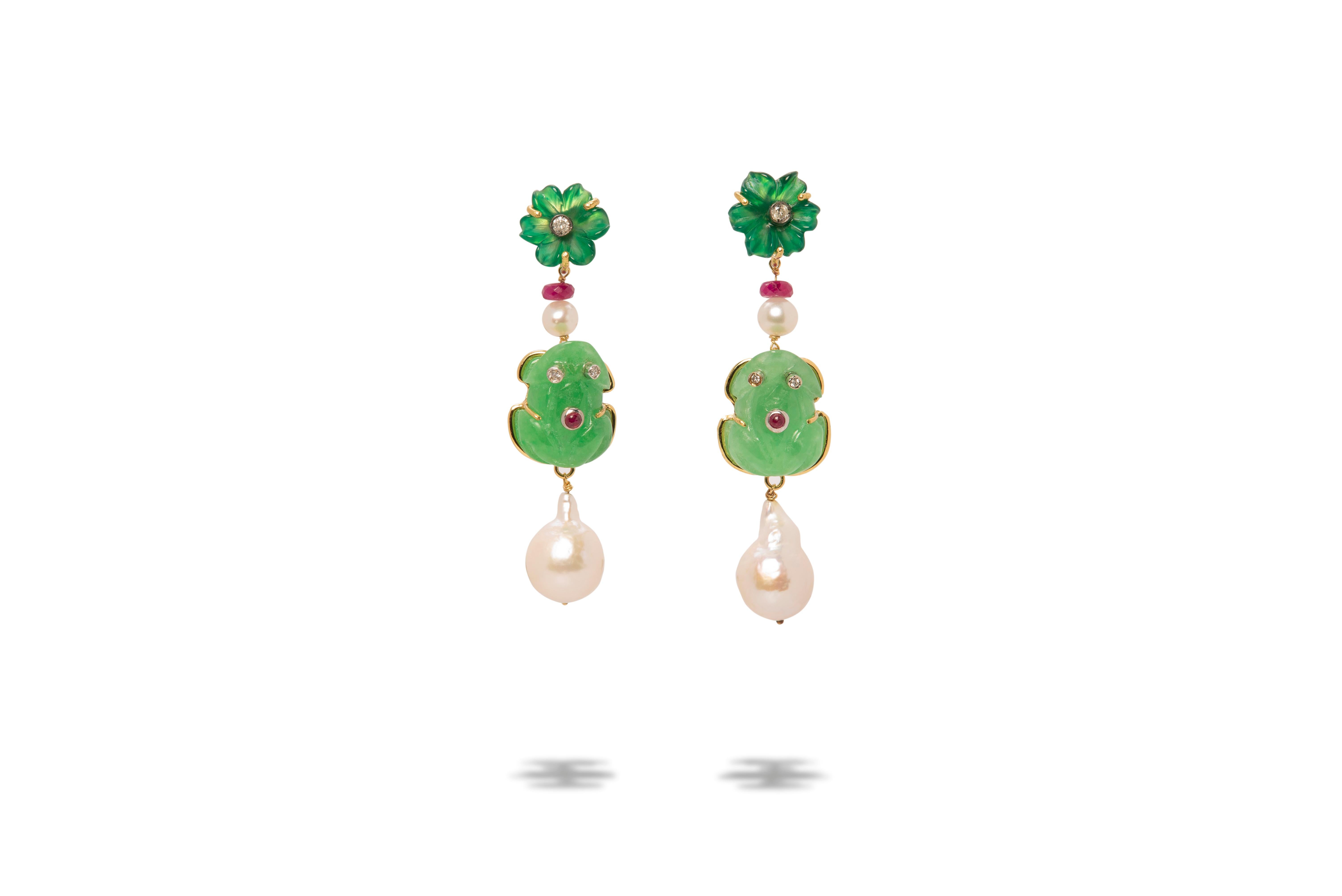 18 Karat Gold Green Jade 0.08 Carat White Diamonds Ruby Frog Dangle Earrings In New Condition In Rome, IT