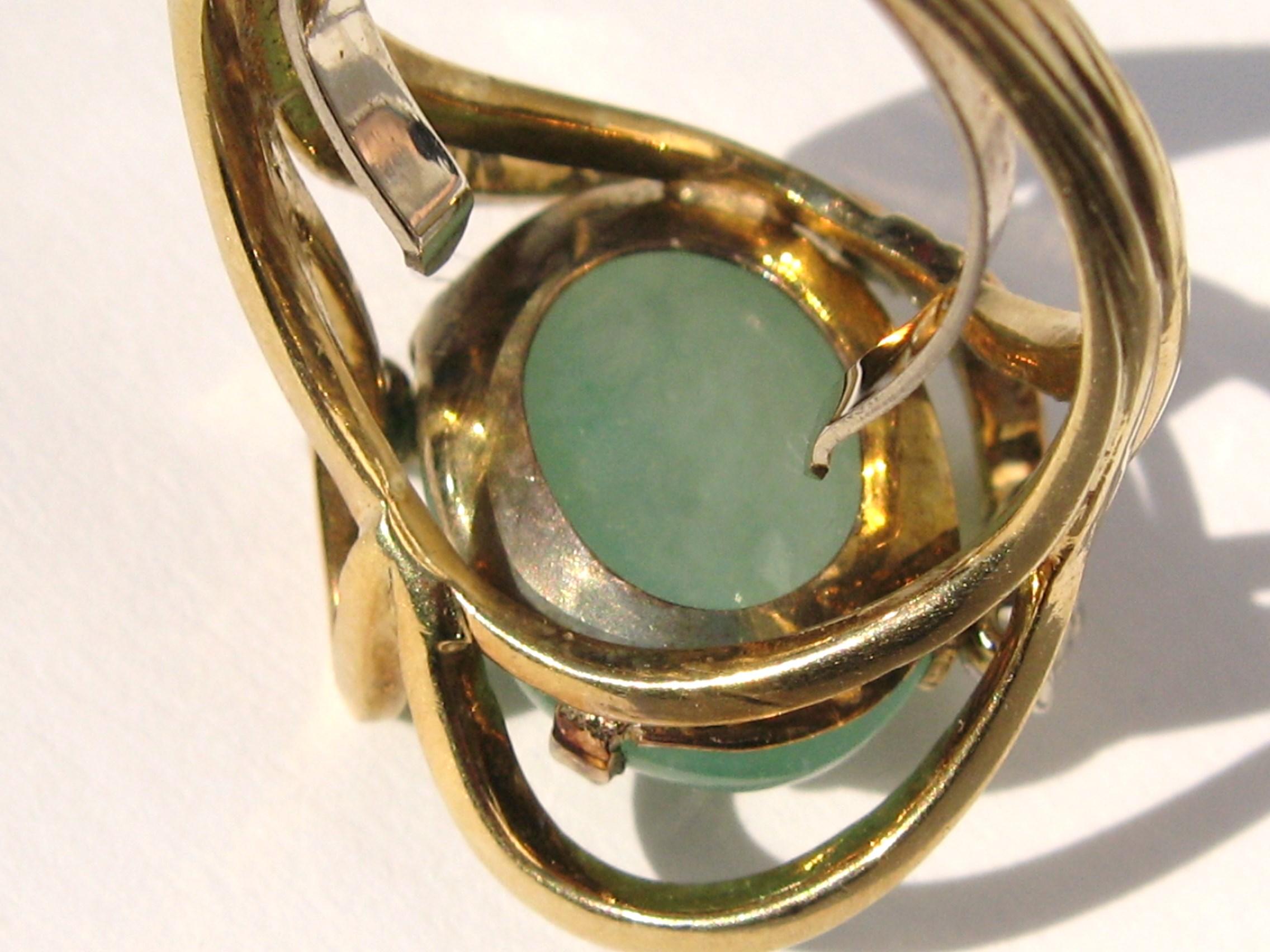 Women's or Men's 18 Karat Gold Green Jade Diamond Dinner Cocktail Ring For Sale