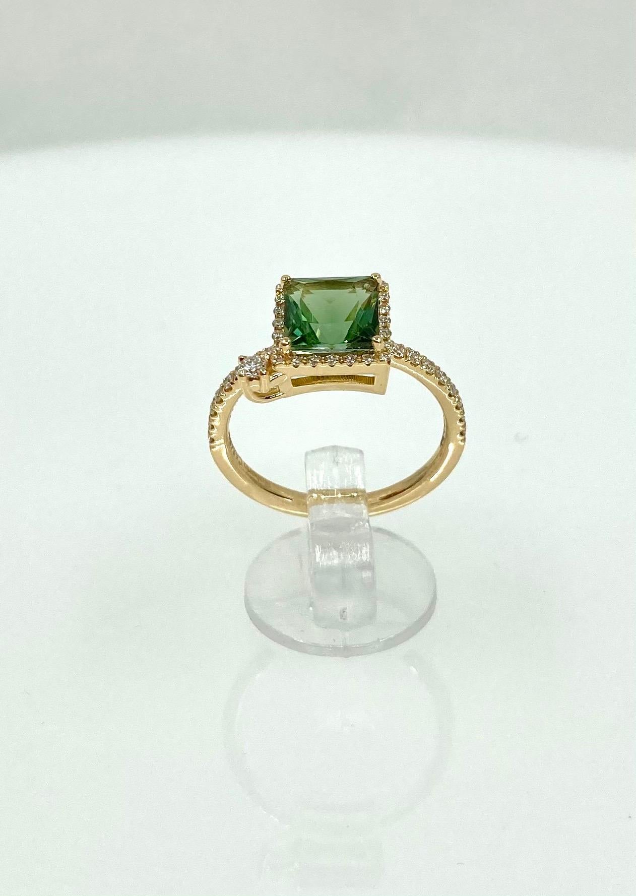 Modern 18 Karat Gold Green Tourmaline and Diamonds Italian Ring For Sale