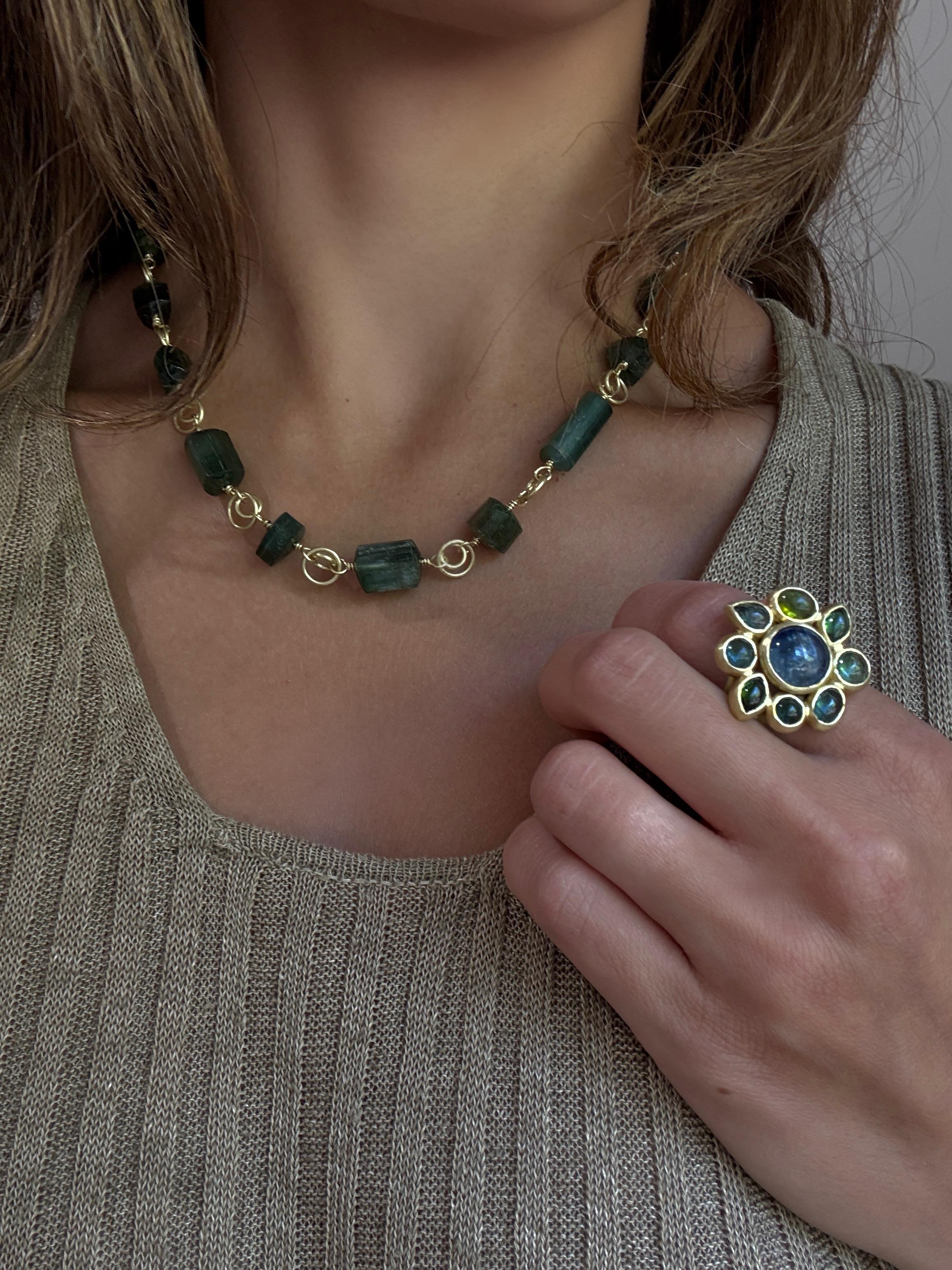 Contemporary 18 Karat Gold Green Tourmaline Crystal Mixed Cut Necklace For Sale