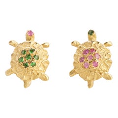 18 Karat Gold Green Tsavorite Pink Tourmaline Turtle Stud Hammered Earrings