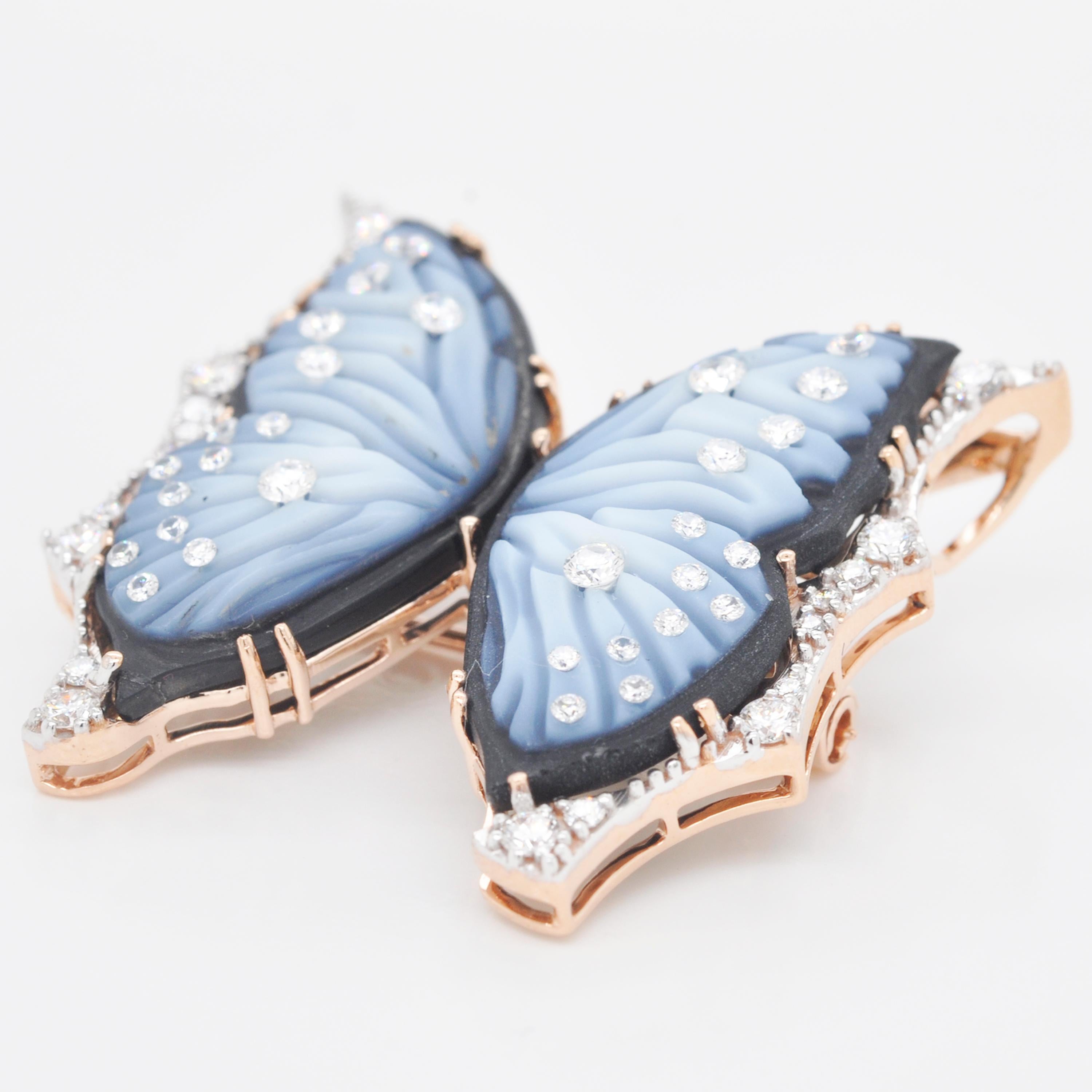 Taille brillant Collier pendentif papillon en or 18 carats et diamants avec agate noire sculptée à la main en vente