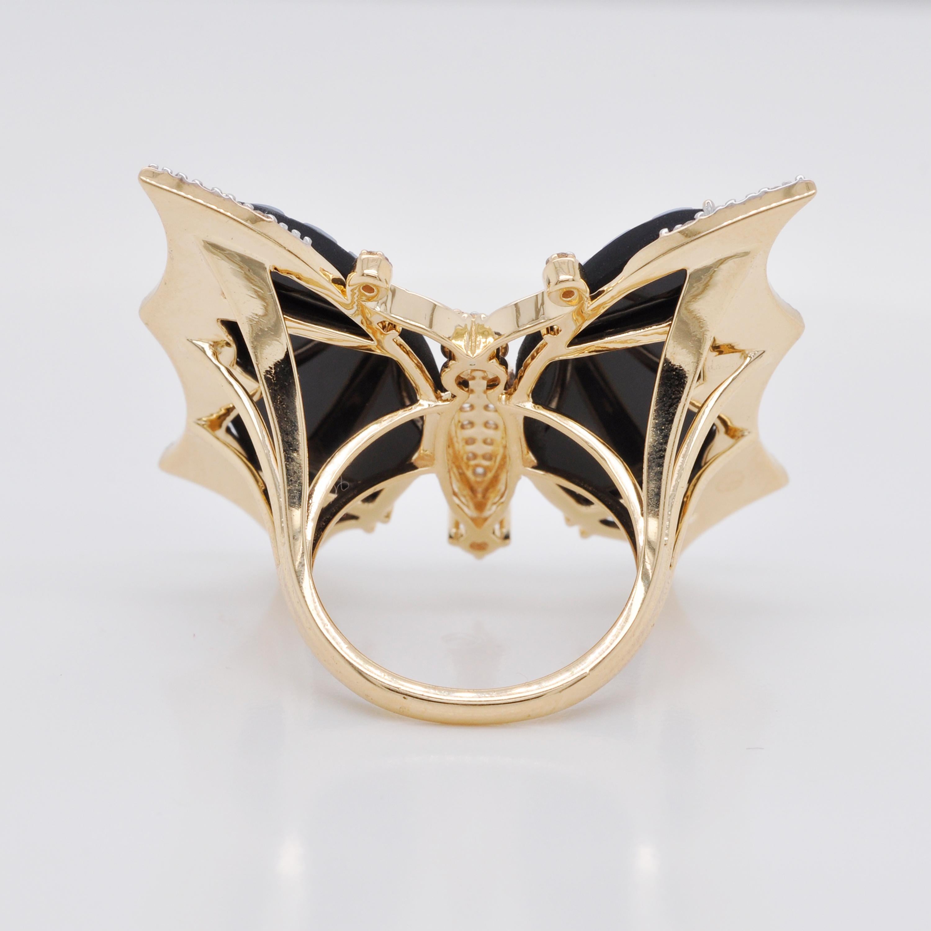Women's 18 Karat Gold Hand-Carved Agate Butterfly Carving Diamond Cocktail Ring For Sale