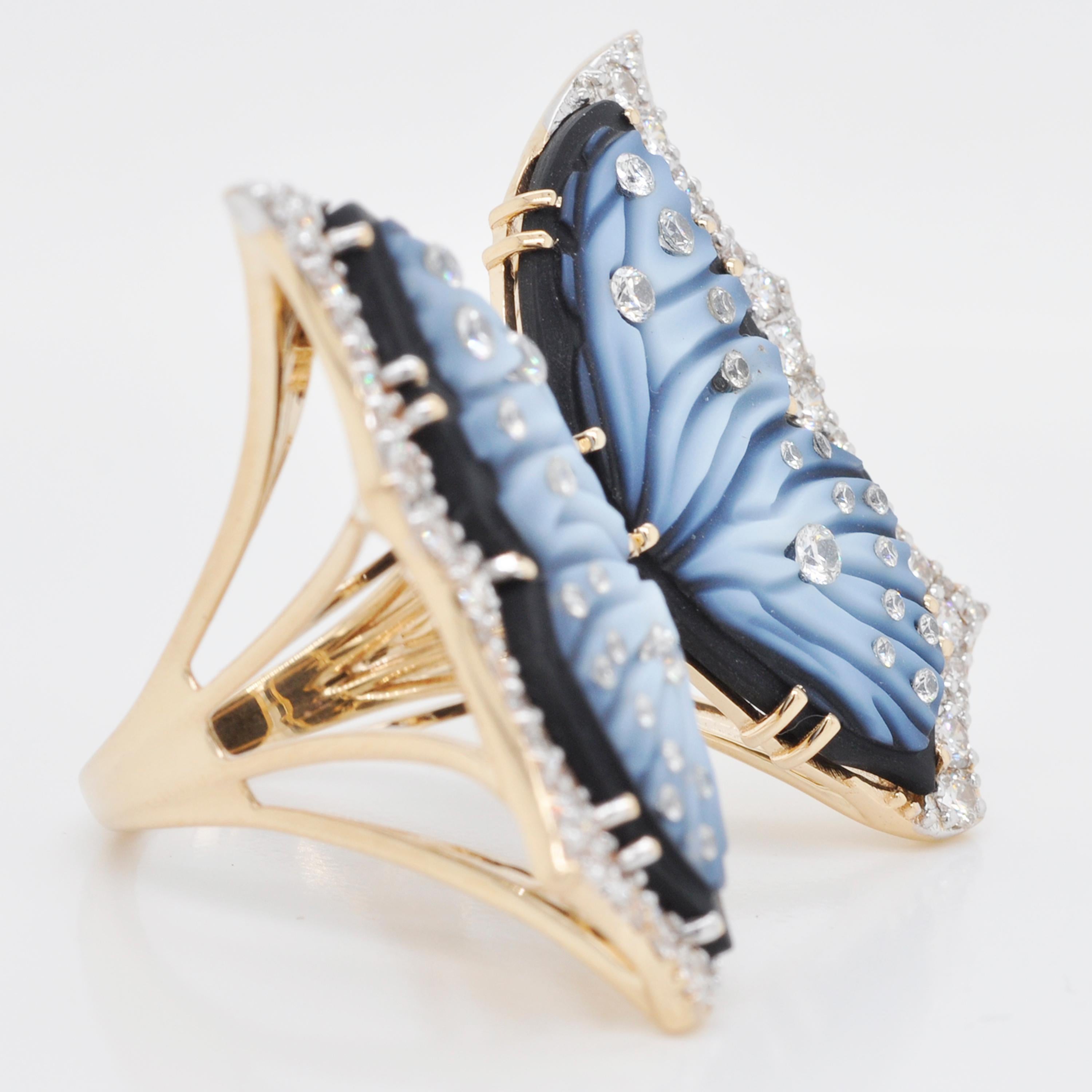 18 Karat Gold Hand-Carved Agate Butterfly Diamond Contemporary Cocktail Ring For Sale 4