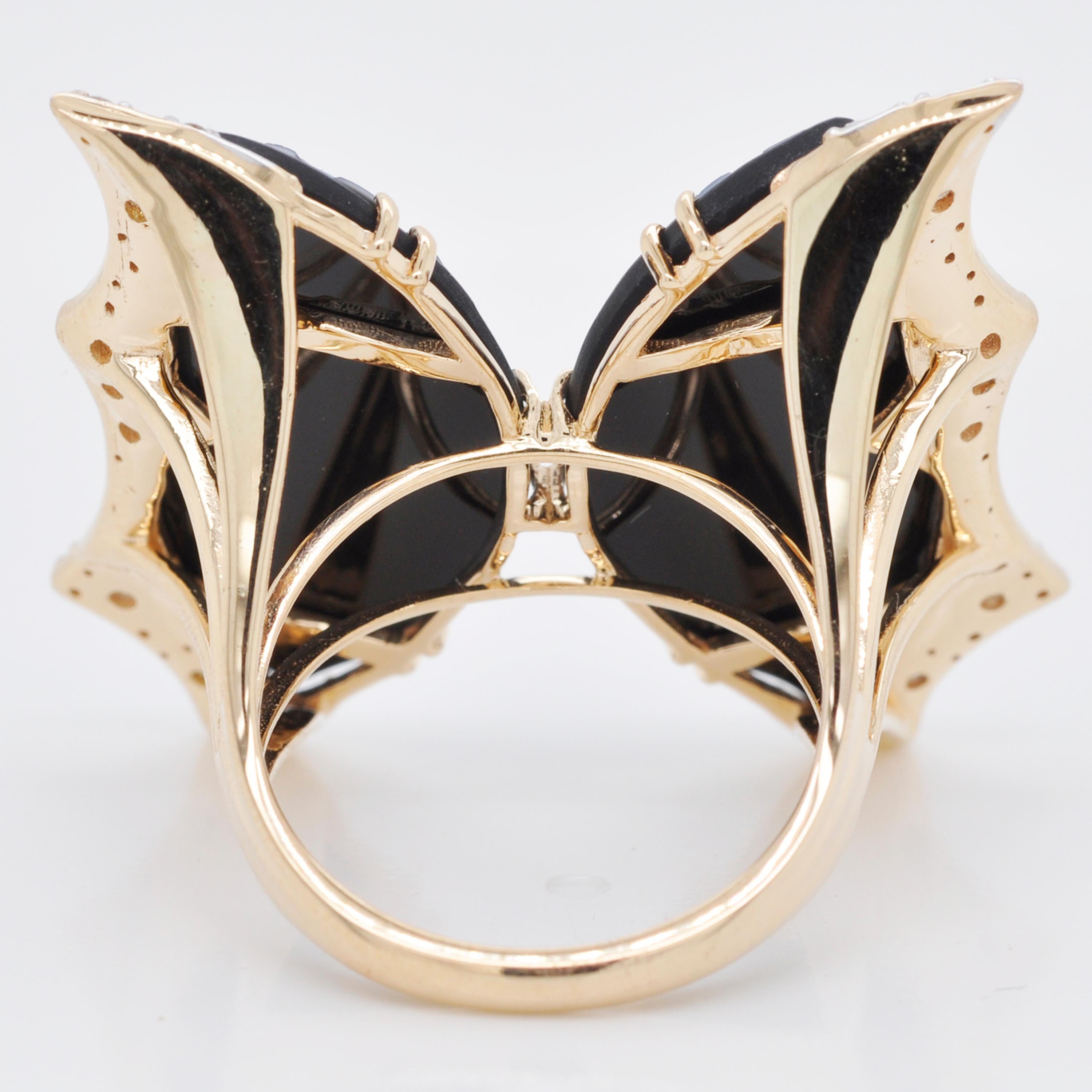 18 Karat Gold Hand-Carved Agate Butterfly Diamond Contemporary Cocktail Ring For Sale 6
