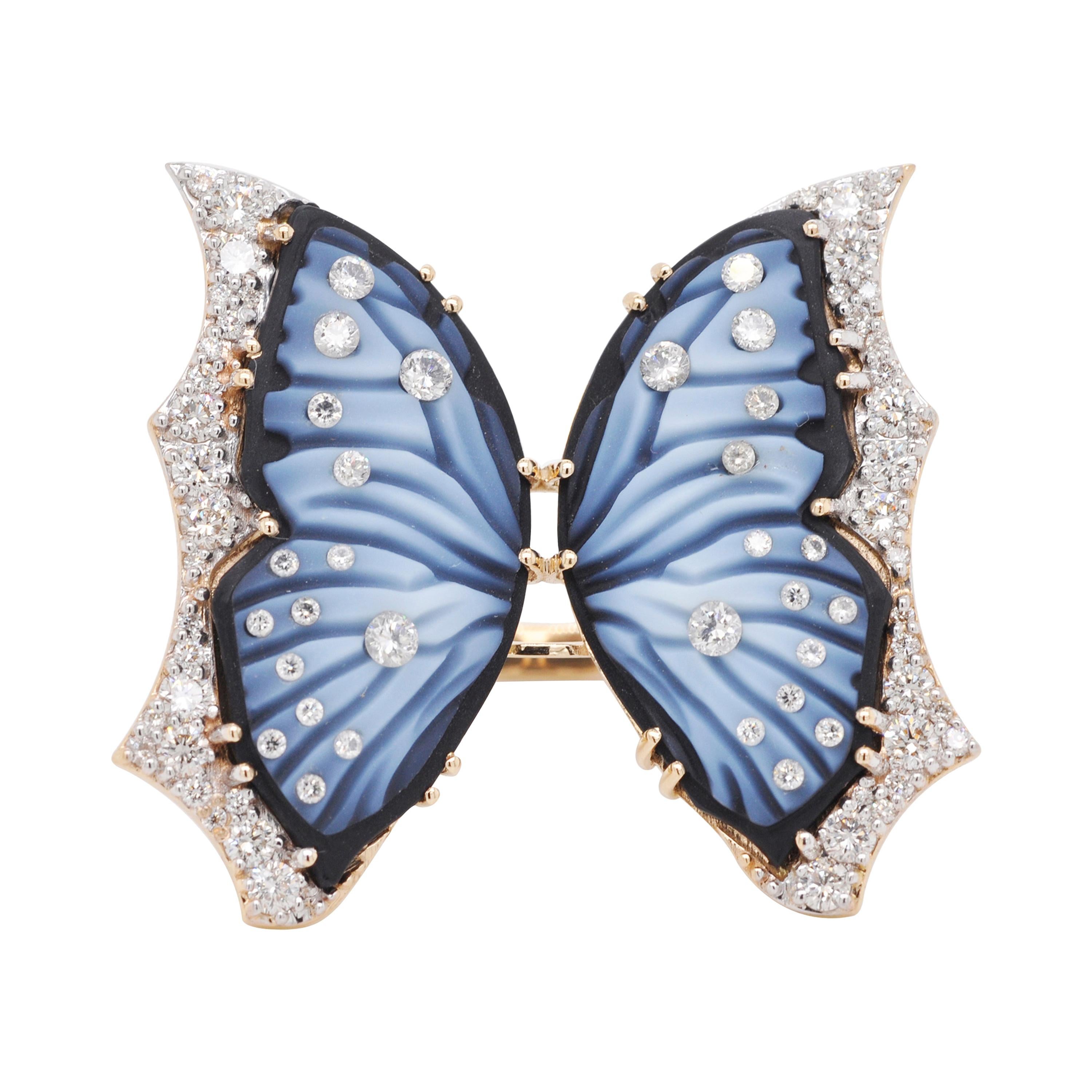 Bague de cocktail contemporaine en or 18 carats Agate papillon diamantée sculptée à la main