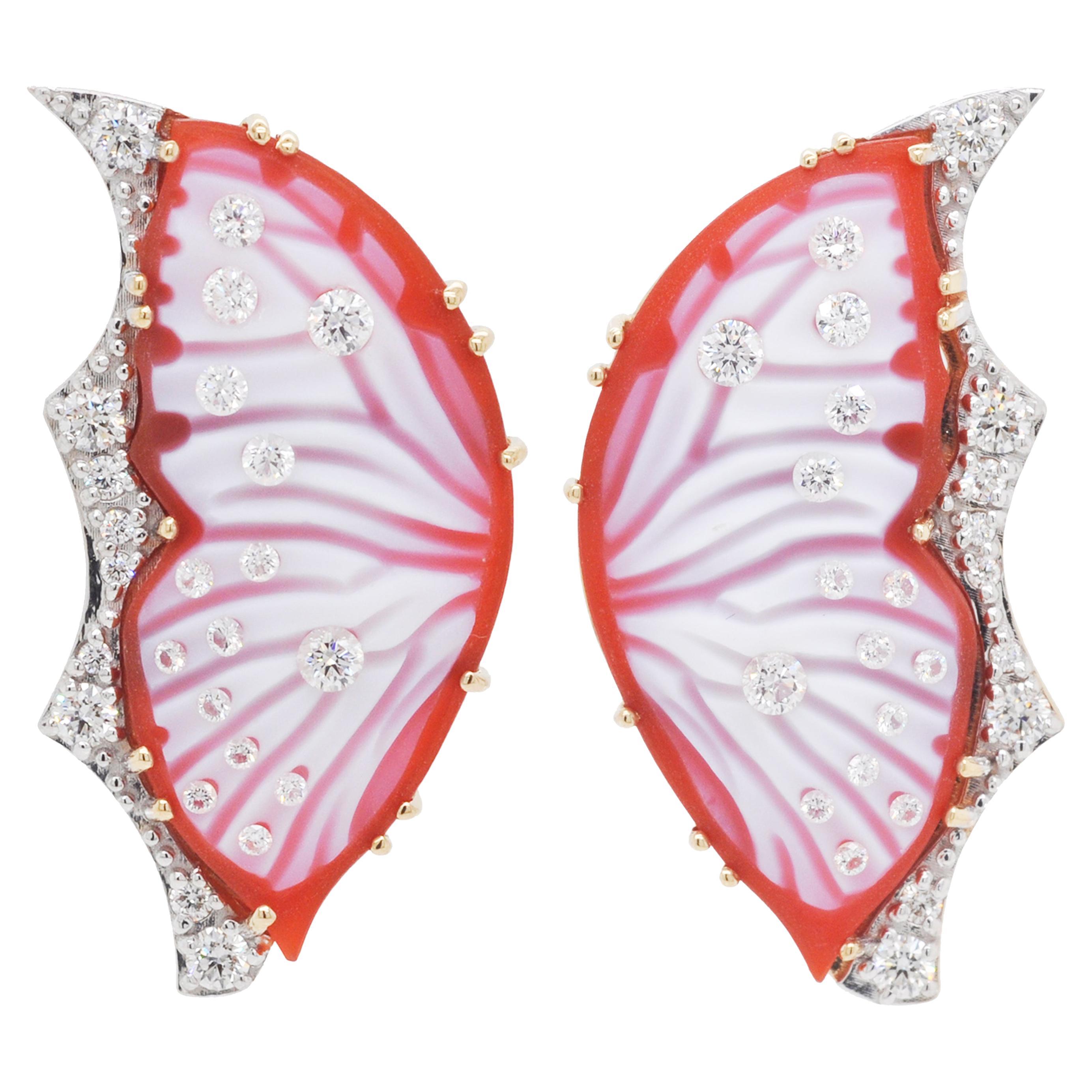 18 Karat Gold Hand-Carved Agate Butterfly Diamond Contemporary Stud Earrings For Sale