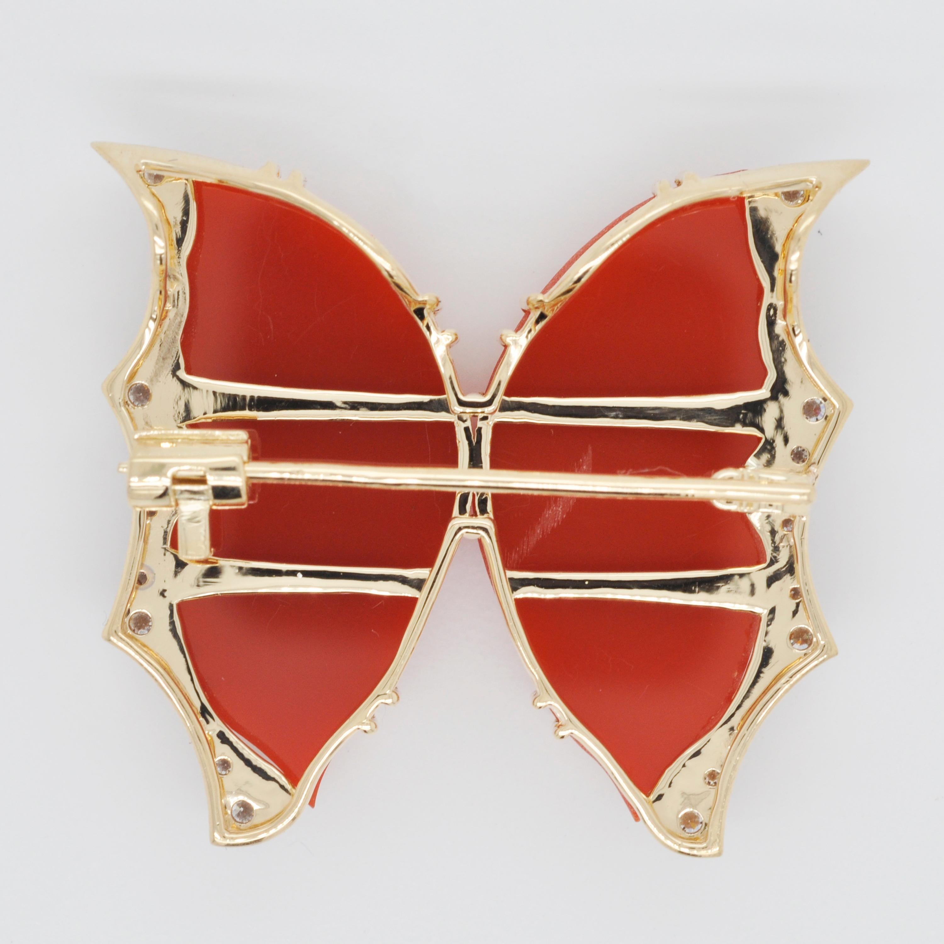 18 Karat Gold Hand-Carved Agate Red Butterfly Diamond Pendant Necklace Brooch In New Condition For Sale In Jaipur, Rajasthan