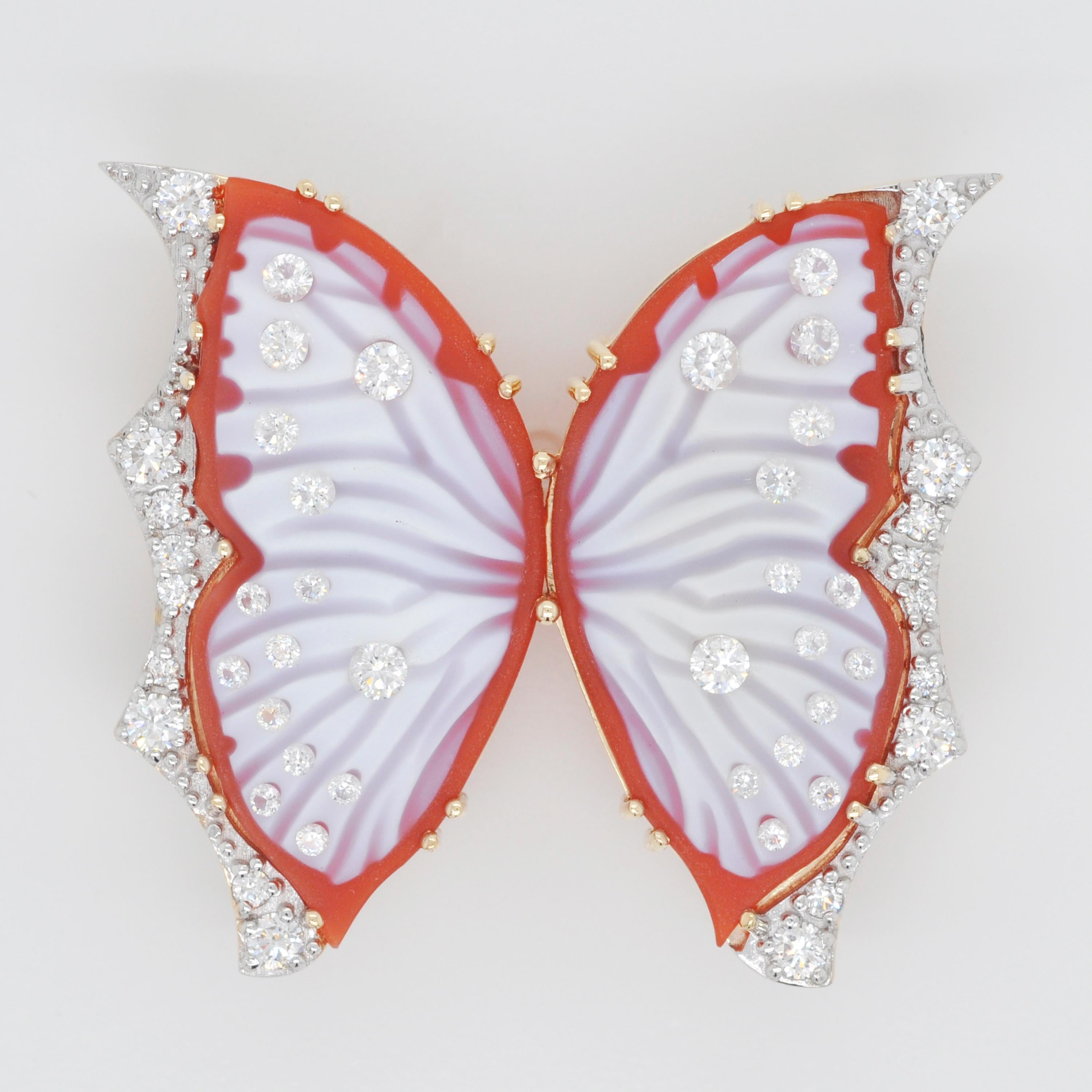 Collier pendentif broche papillon en agate rouge et diamants en or 18 carats sculptés à la main Pour femmes en vente