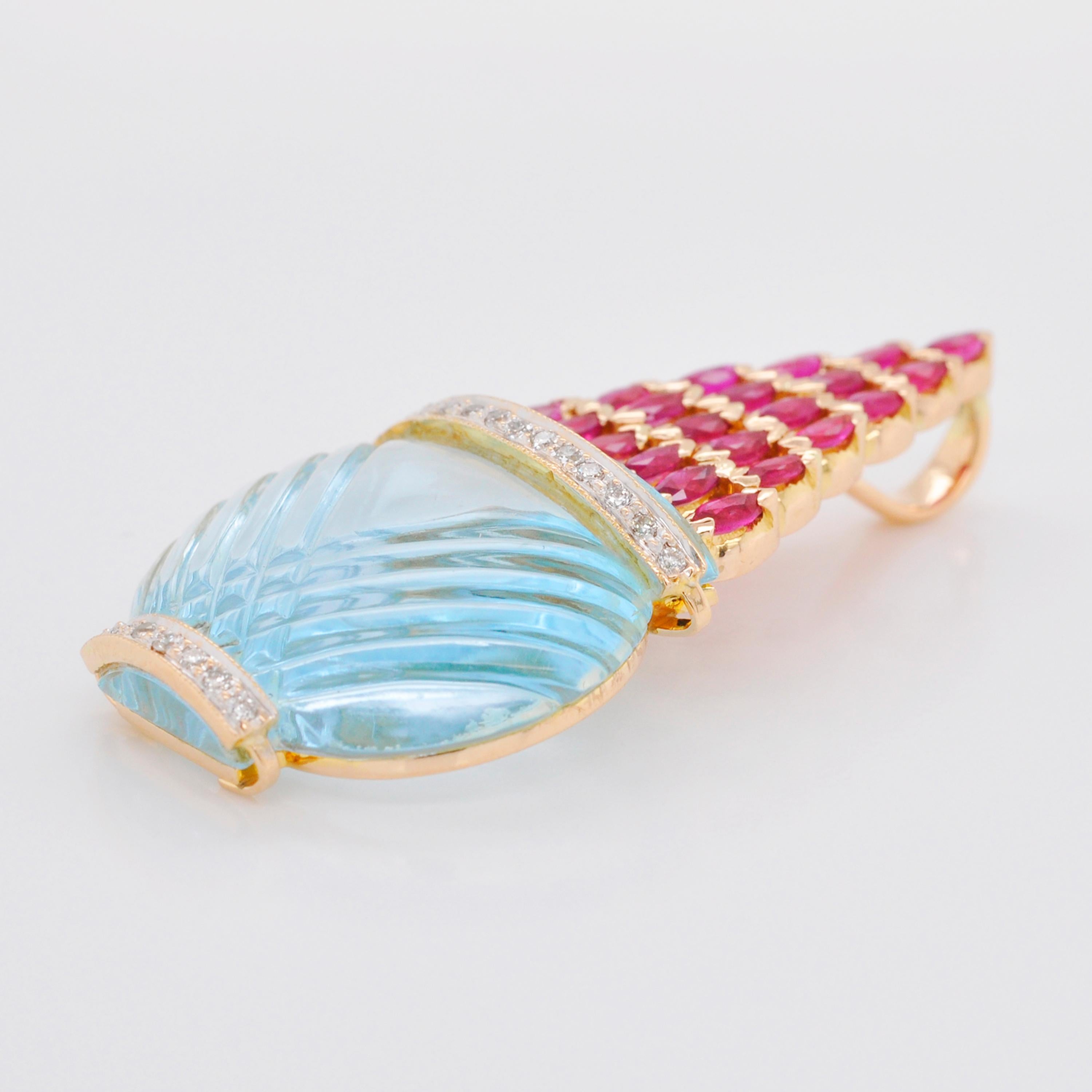 Collier pendentif en or 18 carats sculpté à la main, avec topaze bleue, rubis et diamants Neuf - En vente à Jaipur, Rajasthan