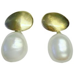 18 Karat Gold Hand Forged Earring with Australian South Sea Pearl