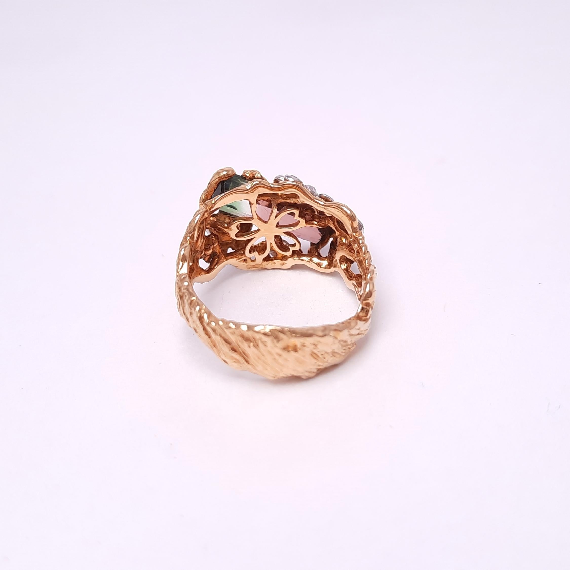 18 Karat Gold Handmade Rubellite Pink Tourmaline Ring In Excellent Condition For Sale In Hong Kong, HK