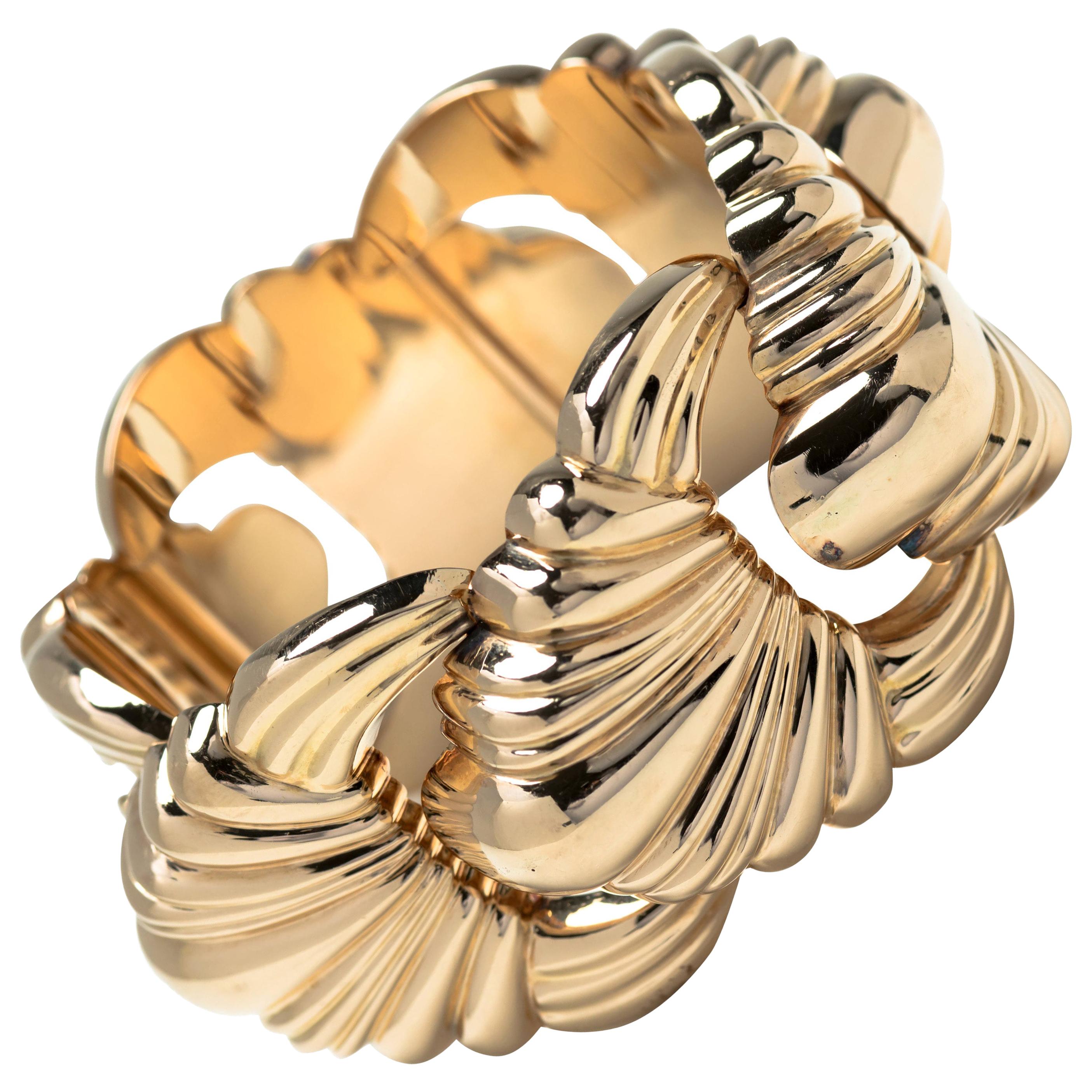 18 Karat Gold Highly Stylized Cuff Bracelet For Sale