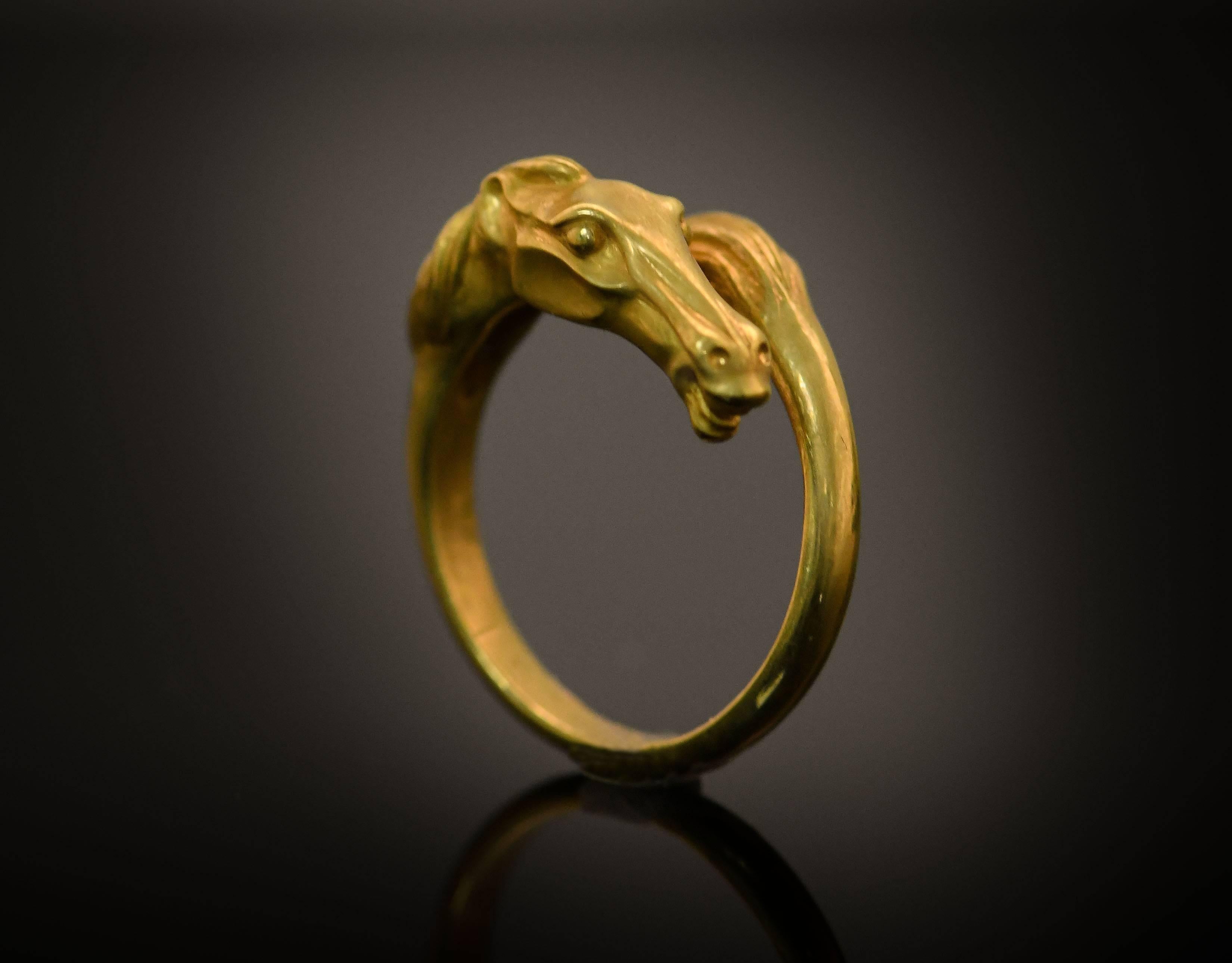 Contemporary 18 Karat Gold Horse Head Crossover Ring