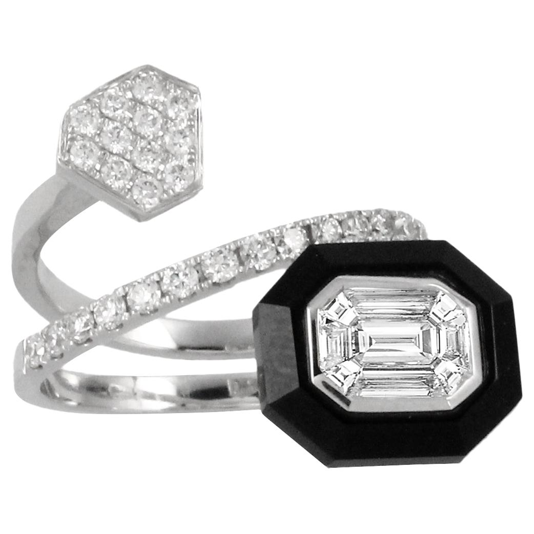 18 Karat Gold Invisible-Set Baguette Emerald Diamond Bypass Ring with Black Onyx For Sale