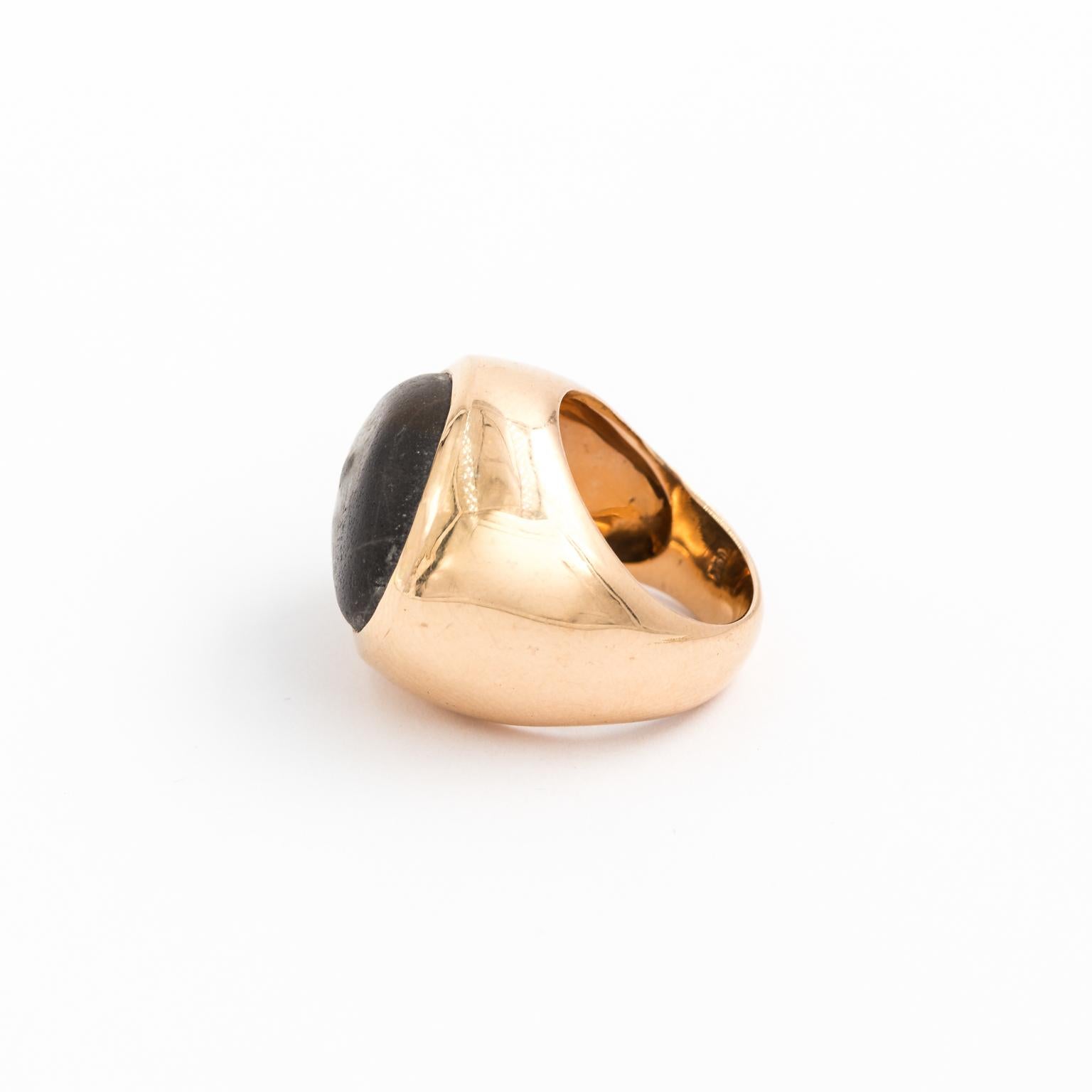 18 Karat Gold Italian Beach Stone Ring In Good Condition For Sale In St.amford, CT