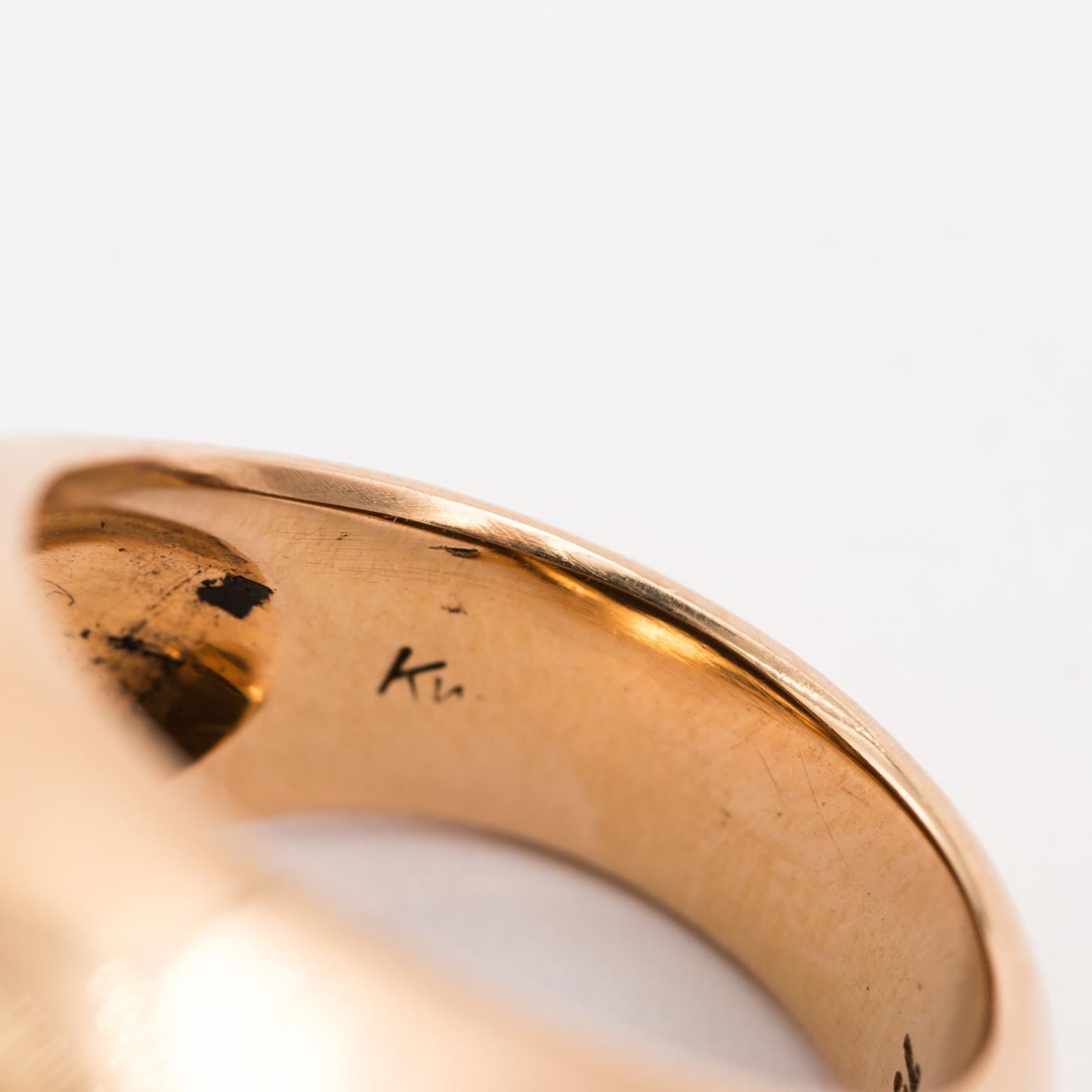 18 Karat Gold Italian Beach Stone Ring For Sale 1