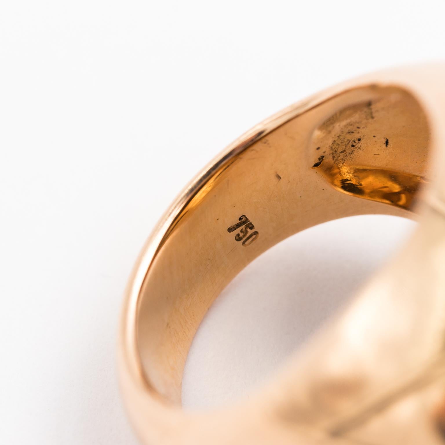 18 Karat Gold Italian Beach Stone Ring For Sale 2