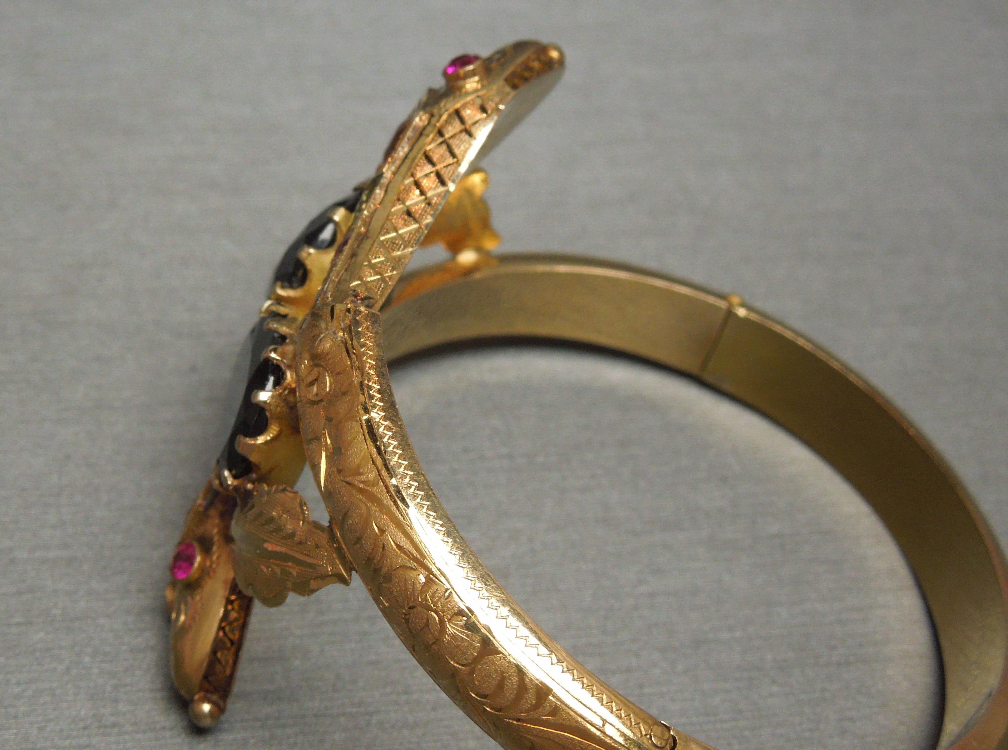18 Karat Gold Jeweled Snake Bracelet In Good Condition For Sale In METAIRIE, LA