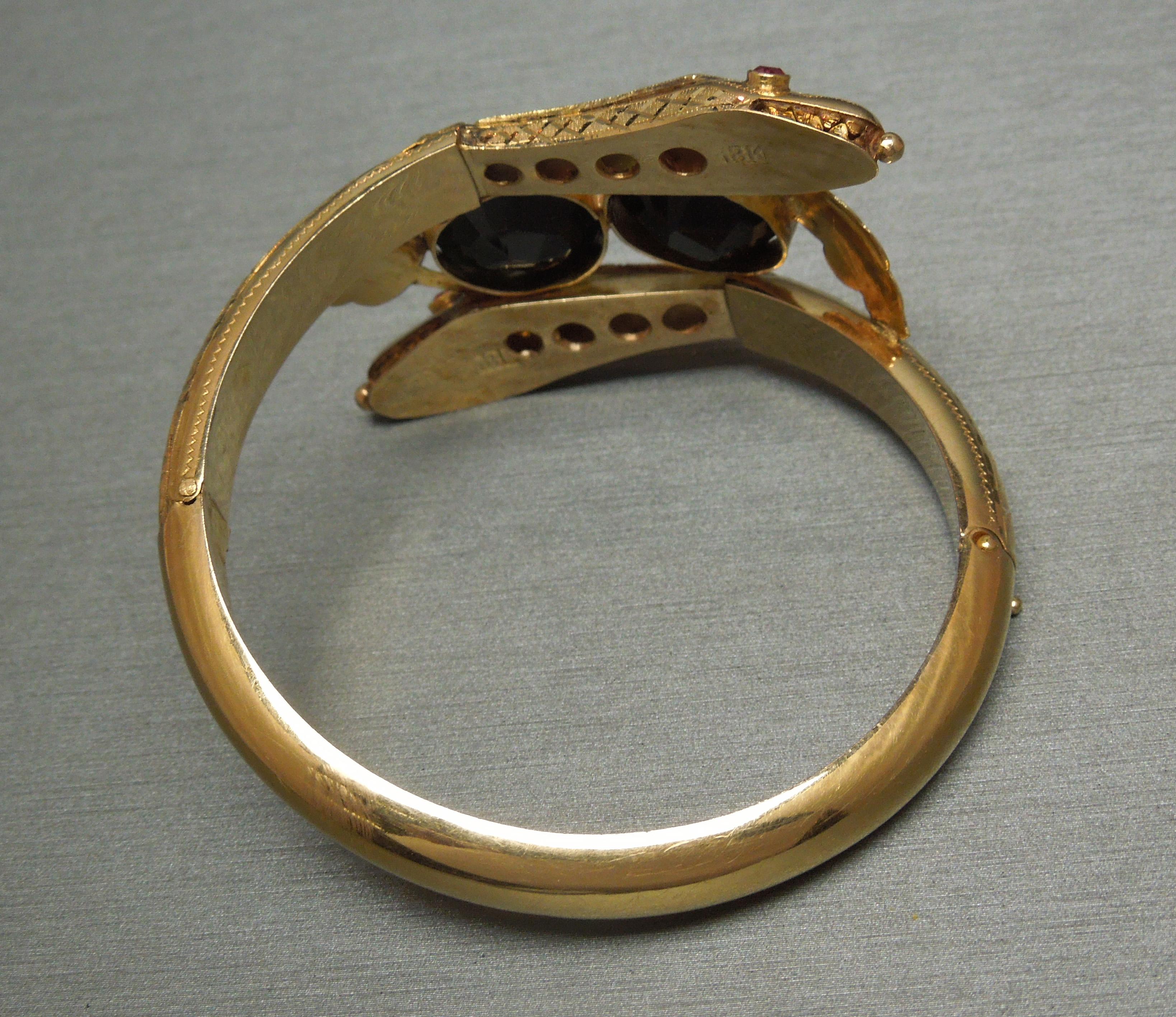 18 Karat Gold Jeweled Snake Bracelet For Sale 2